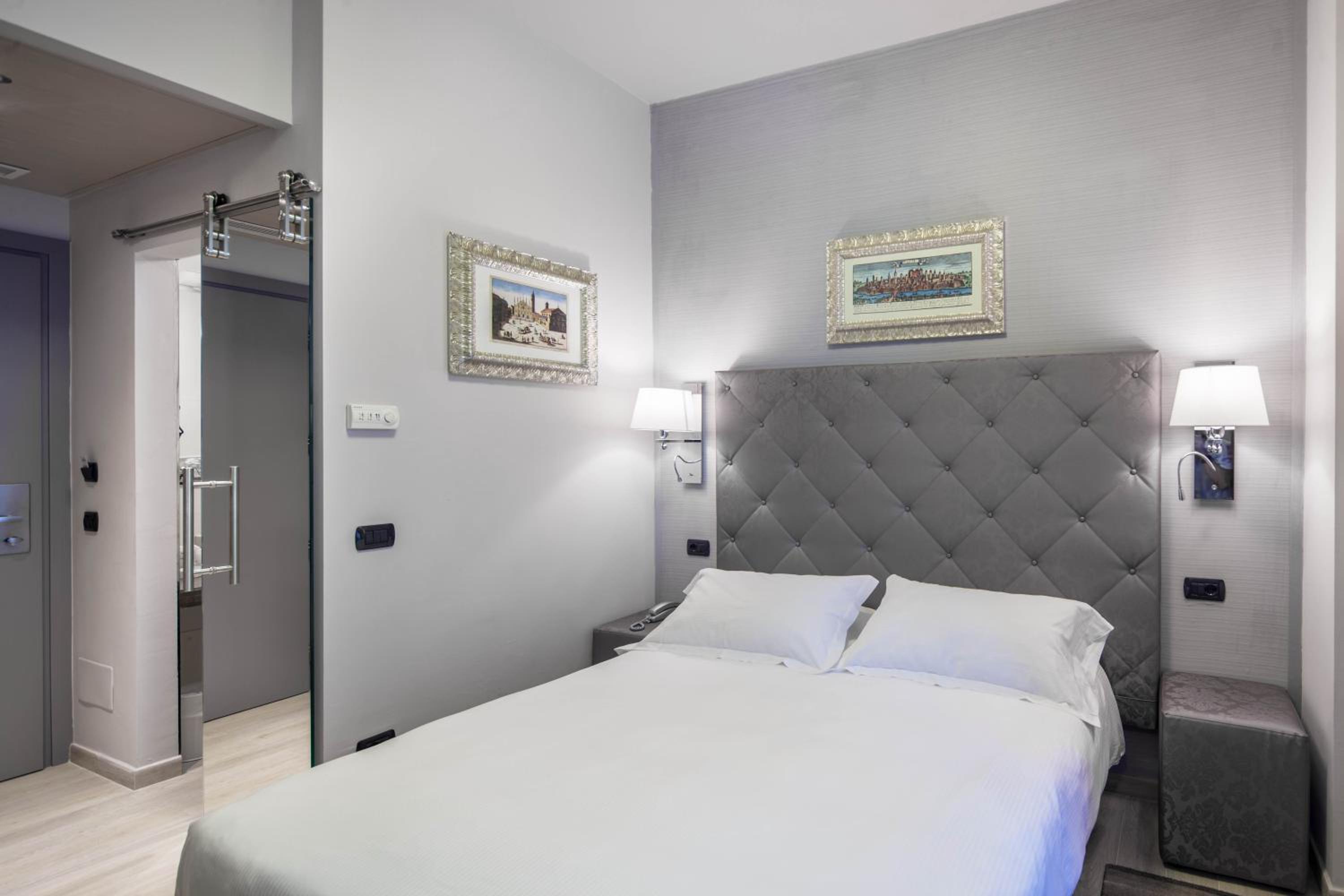 Standard Double Room - Photo 5