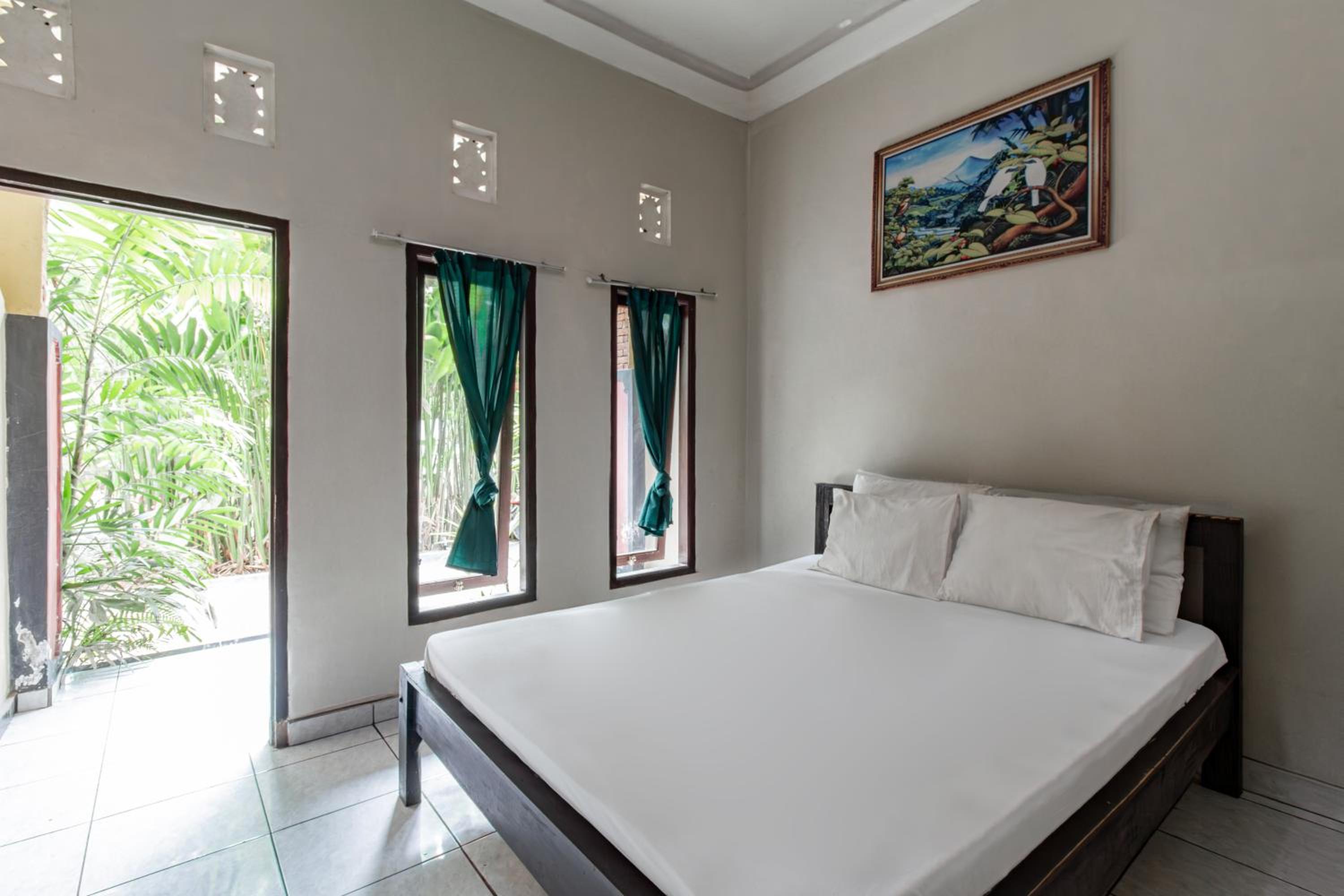 Budget Double Room photo 3