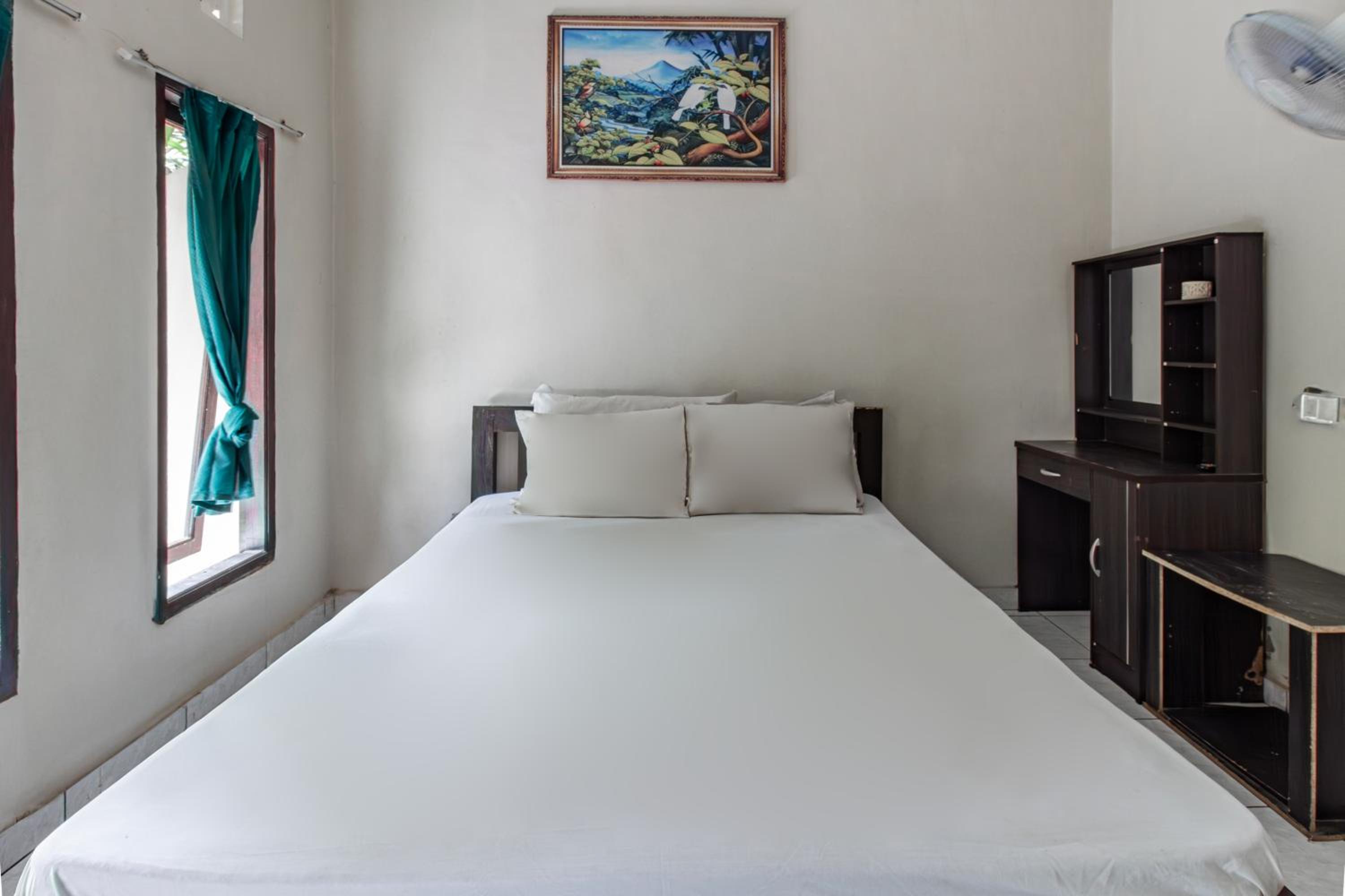 Budget Double Room photo 2