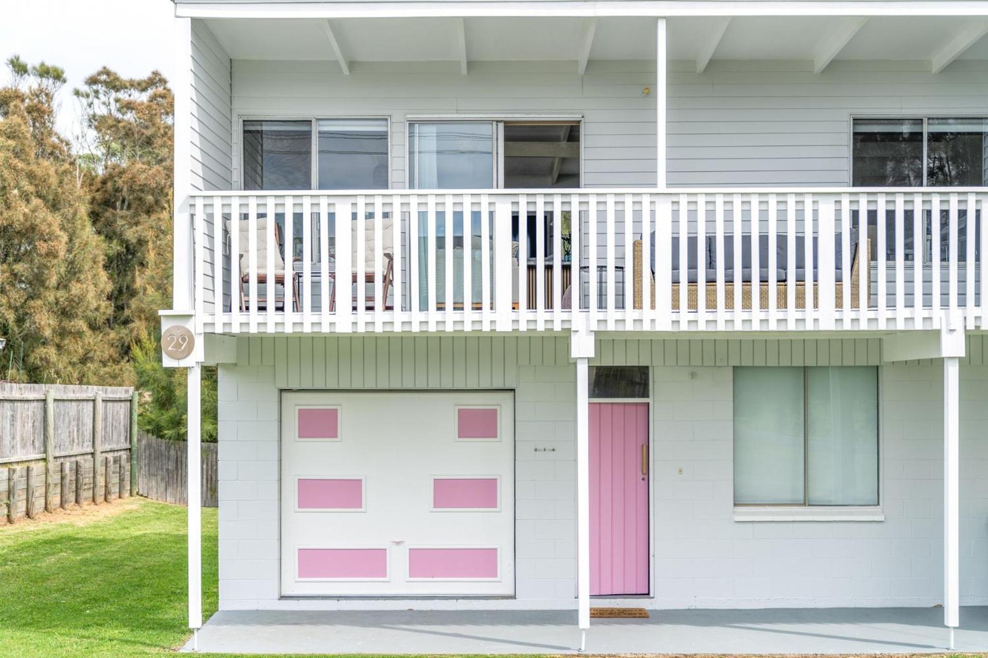 Three-Bedroom House photo 2