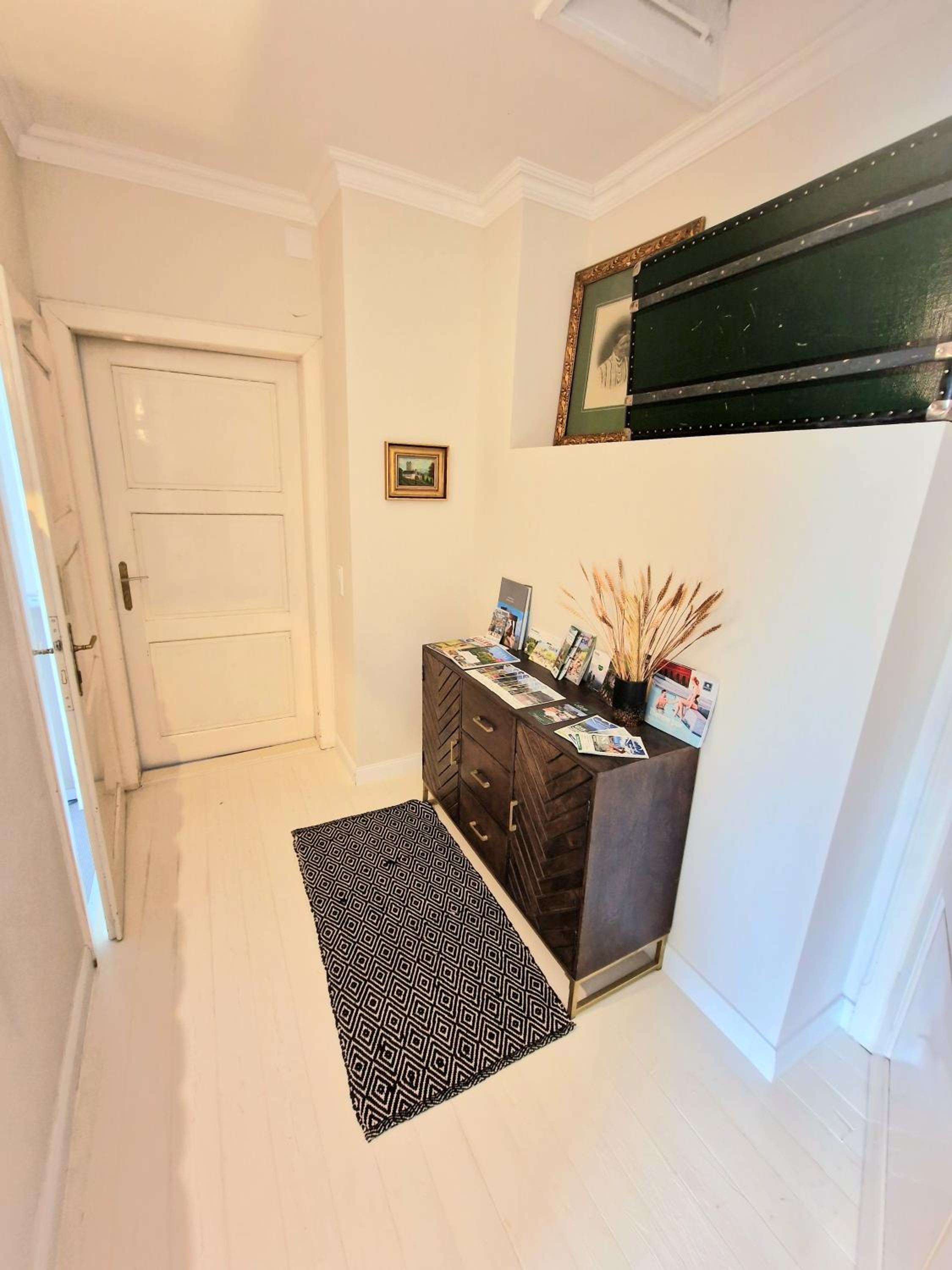 Four-Bedroom House photo 2