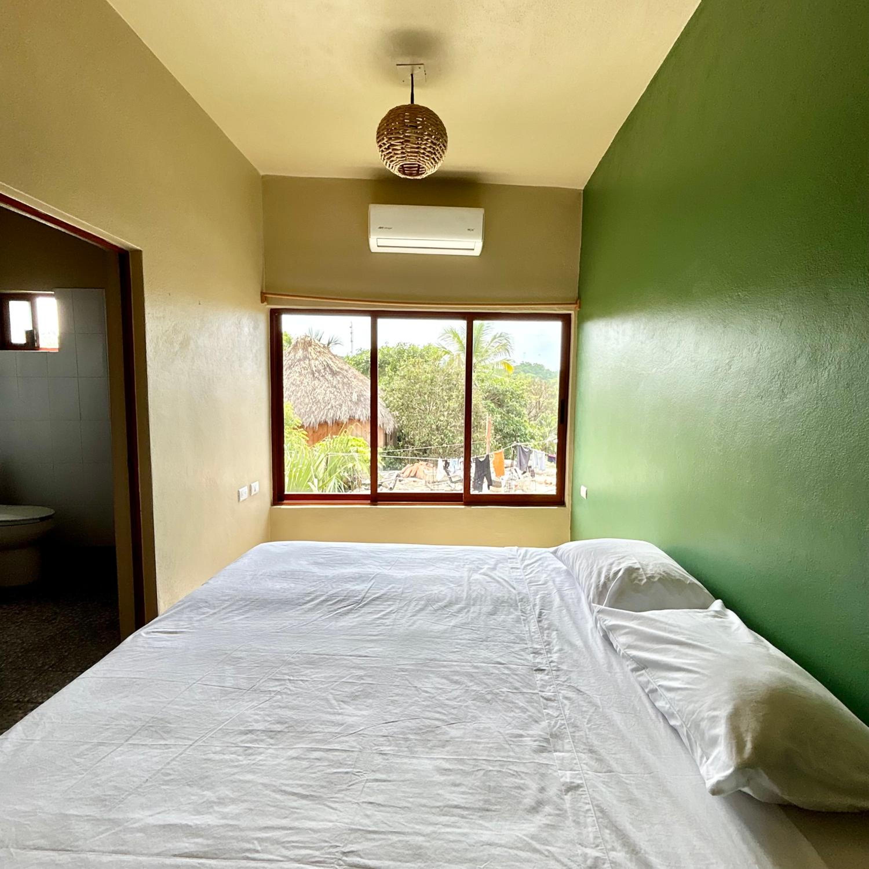 Standard King Room photo 1
