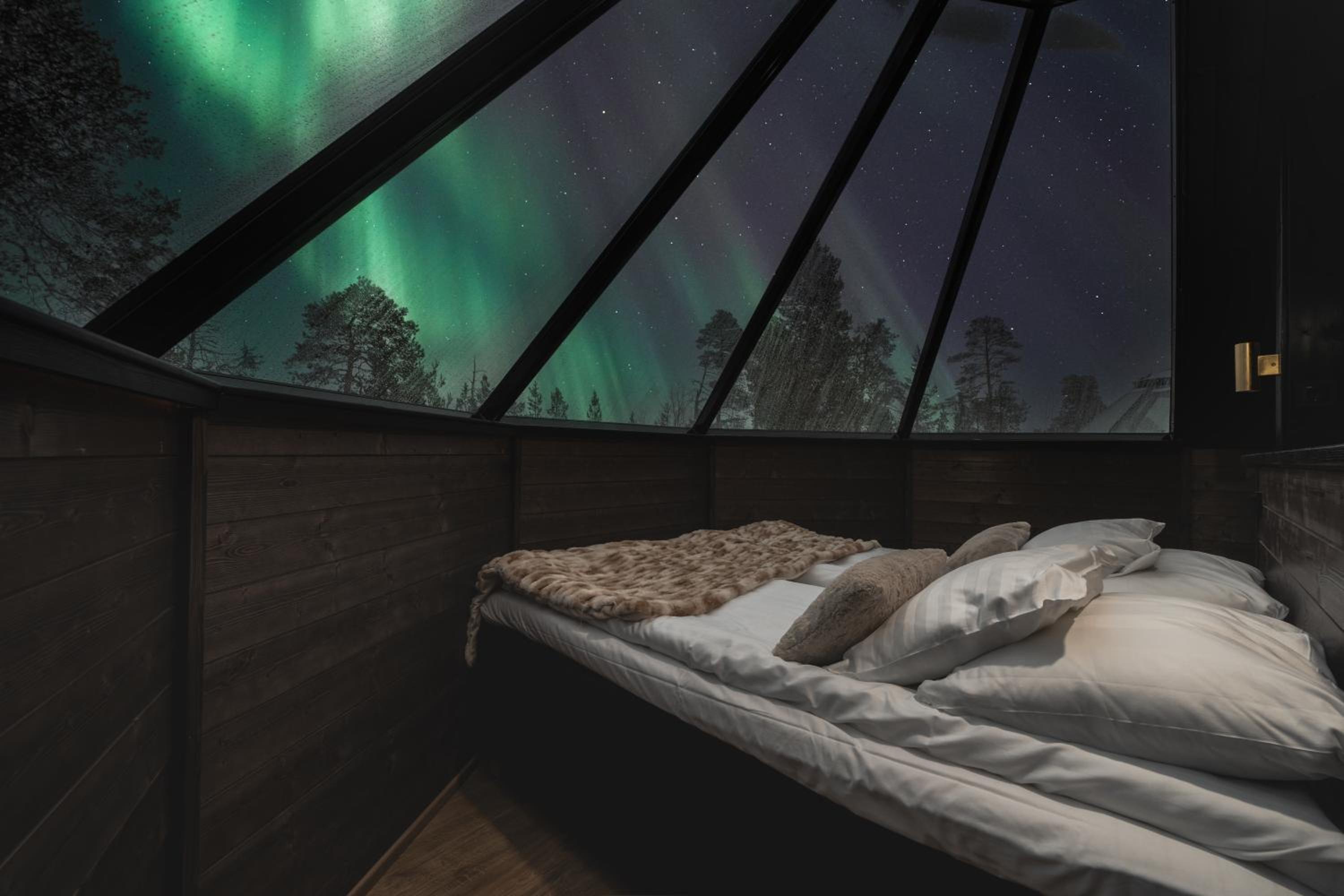  Aurora Premium Cabin photo 1
