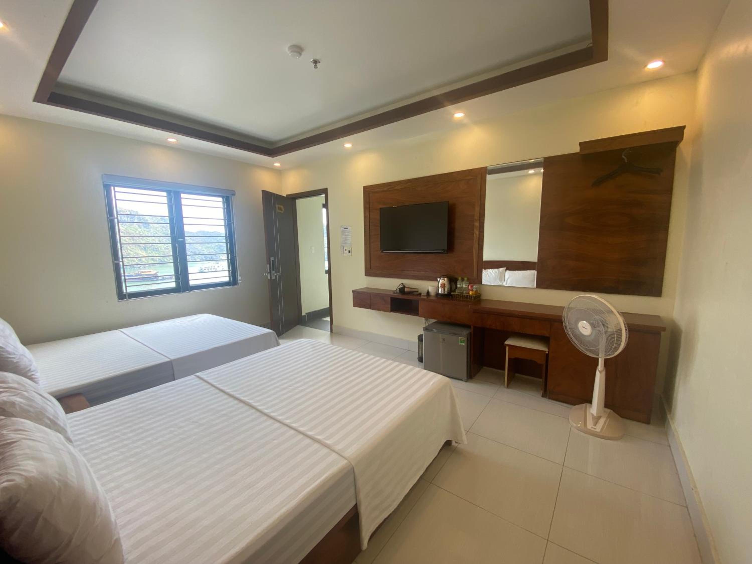 Double Or Twin Room With Side Sea View