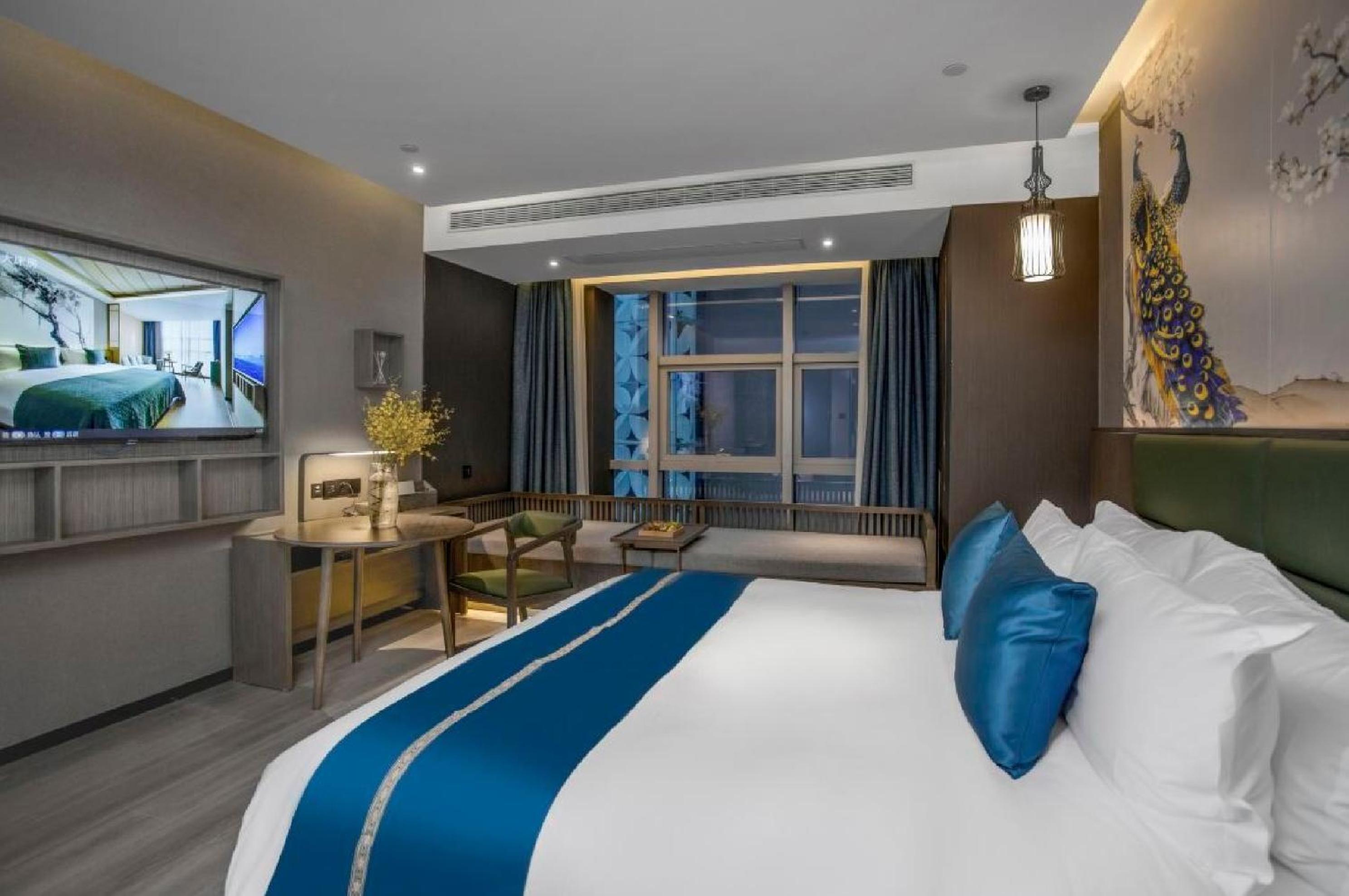Elegant Double Room photo 2