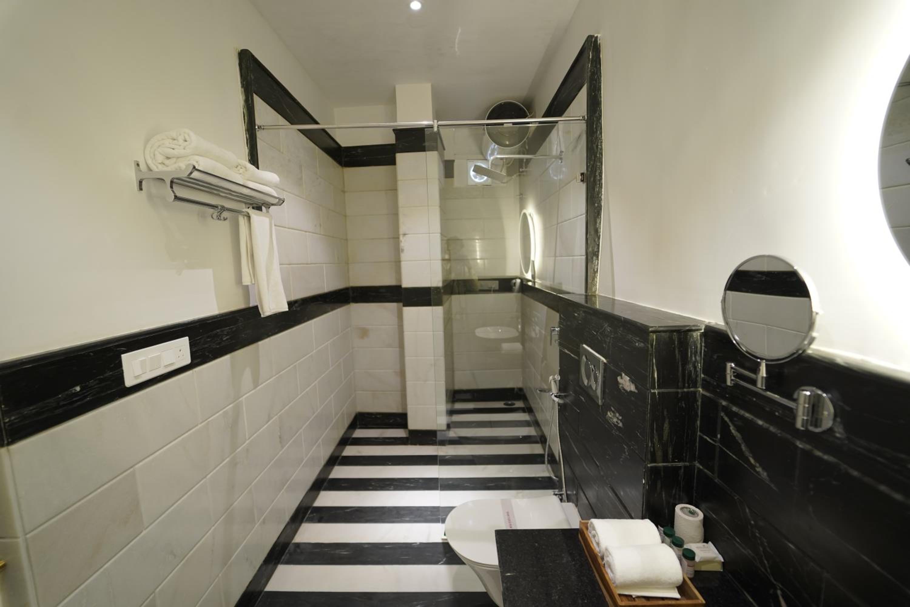 Deluxe Room - Photo 2