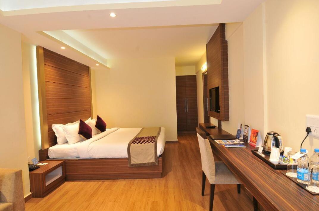 Premium Room - 1 Double Bed, Complimentry Evening Tea-Coffee with cookies at open terrace