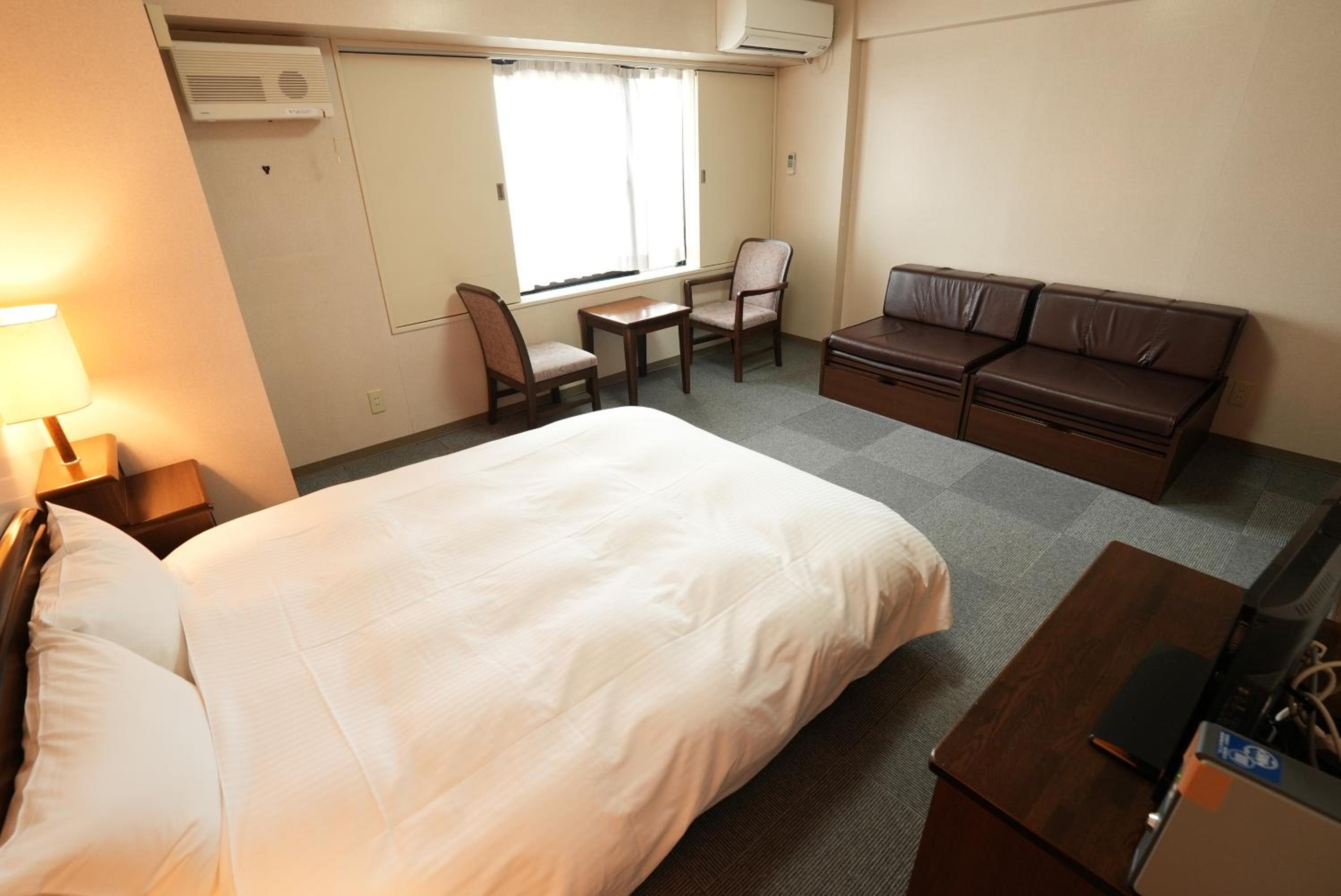 Double Room - Smoking - Photo 4