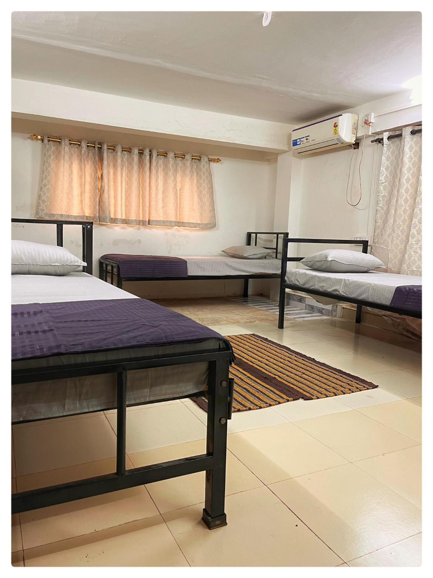 Female Dormitory Room photo 1
