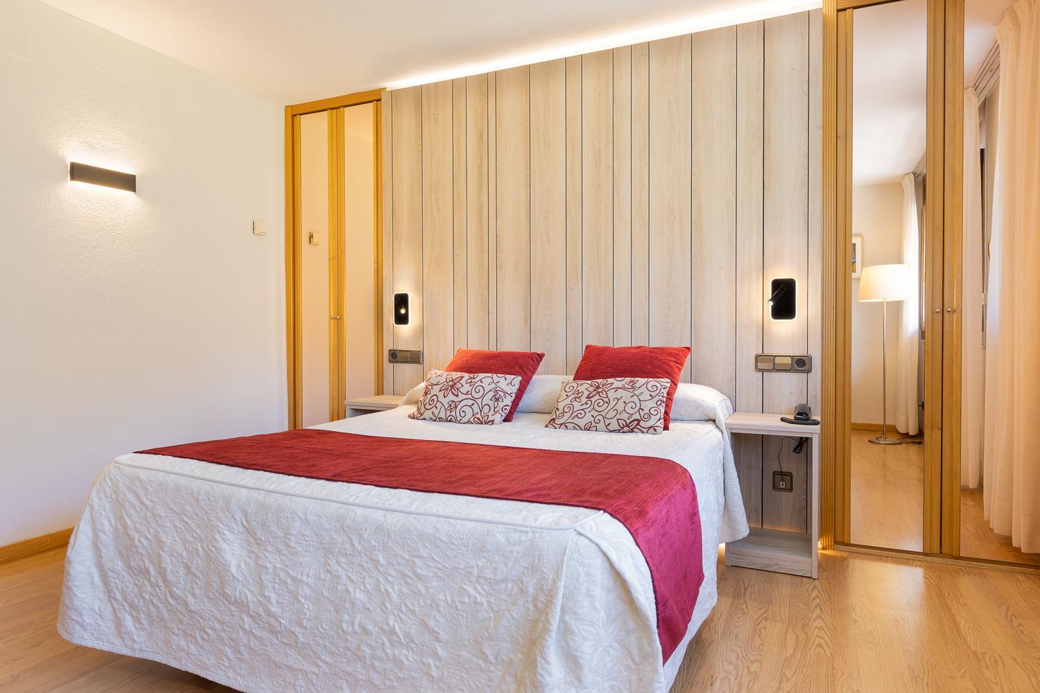 Double or Twin Room - Photo 3