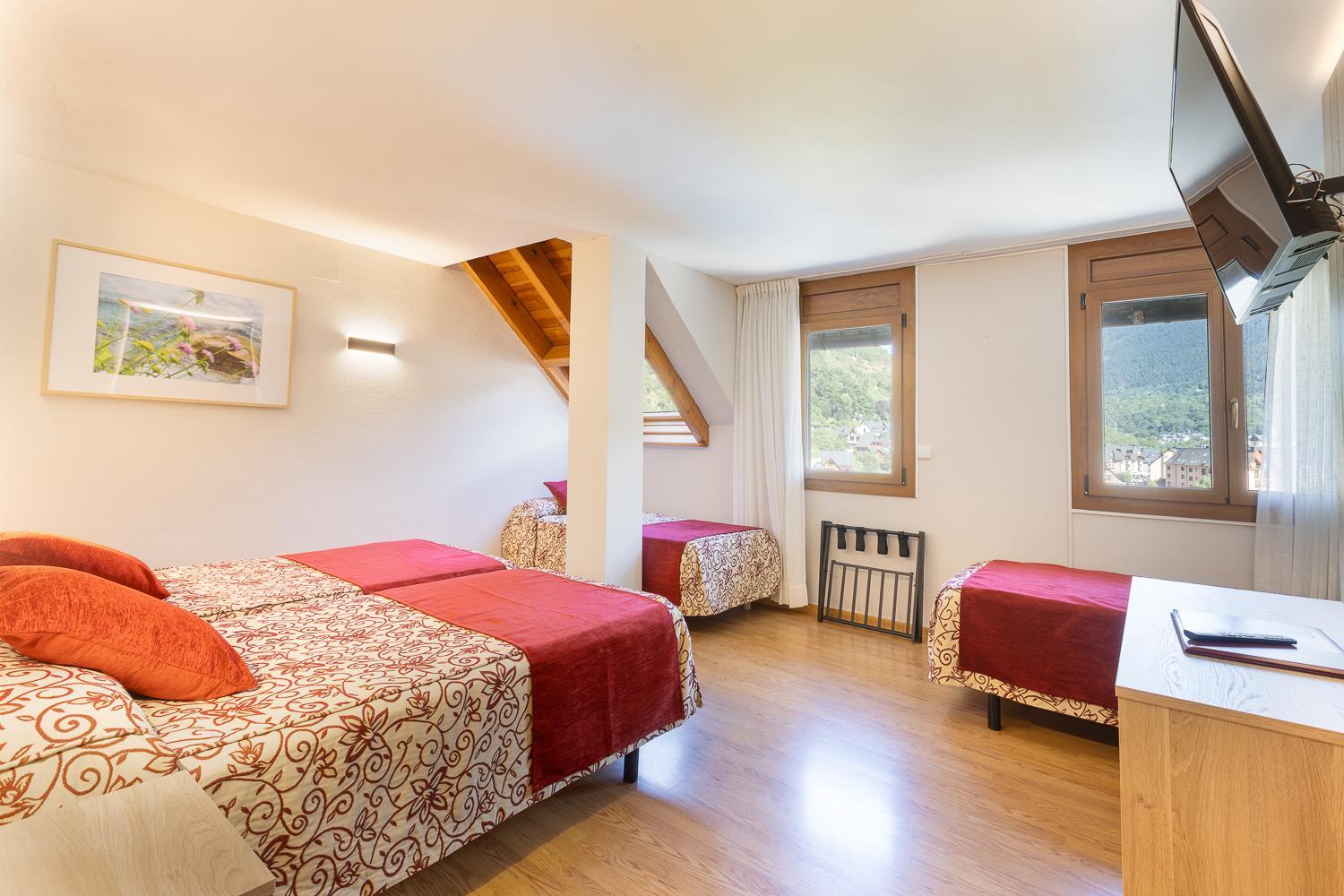 Quadruple Room - Photo 7