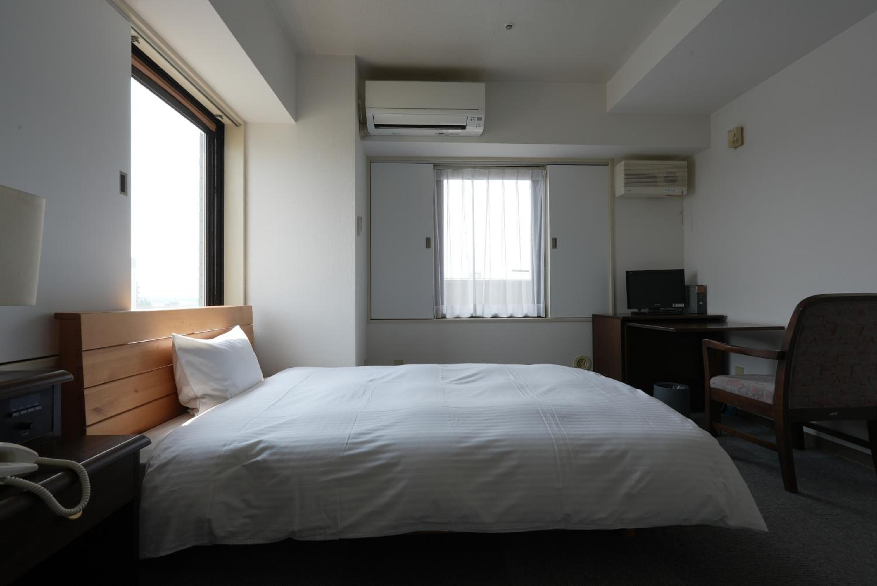 Single Room - Non-Smoking photo 3