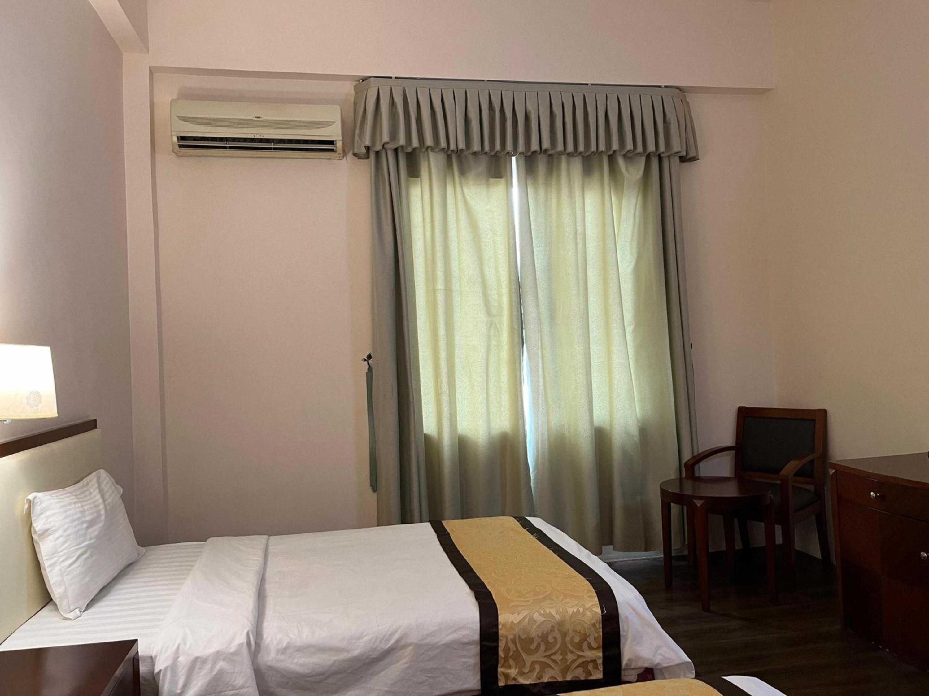 Standard Twin Room photo 2