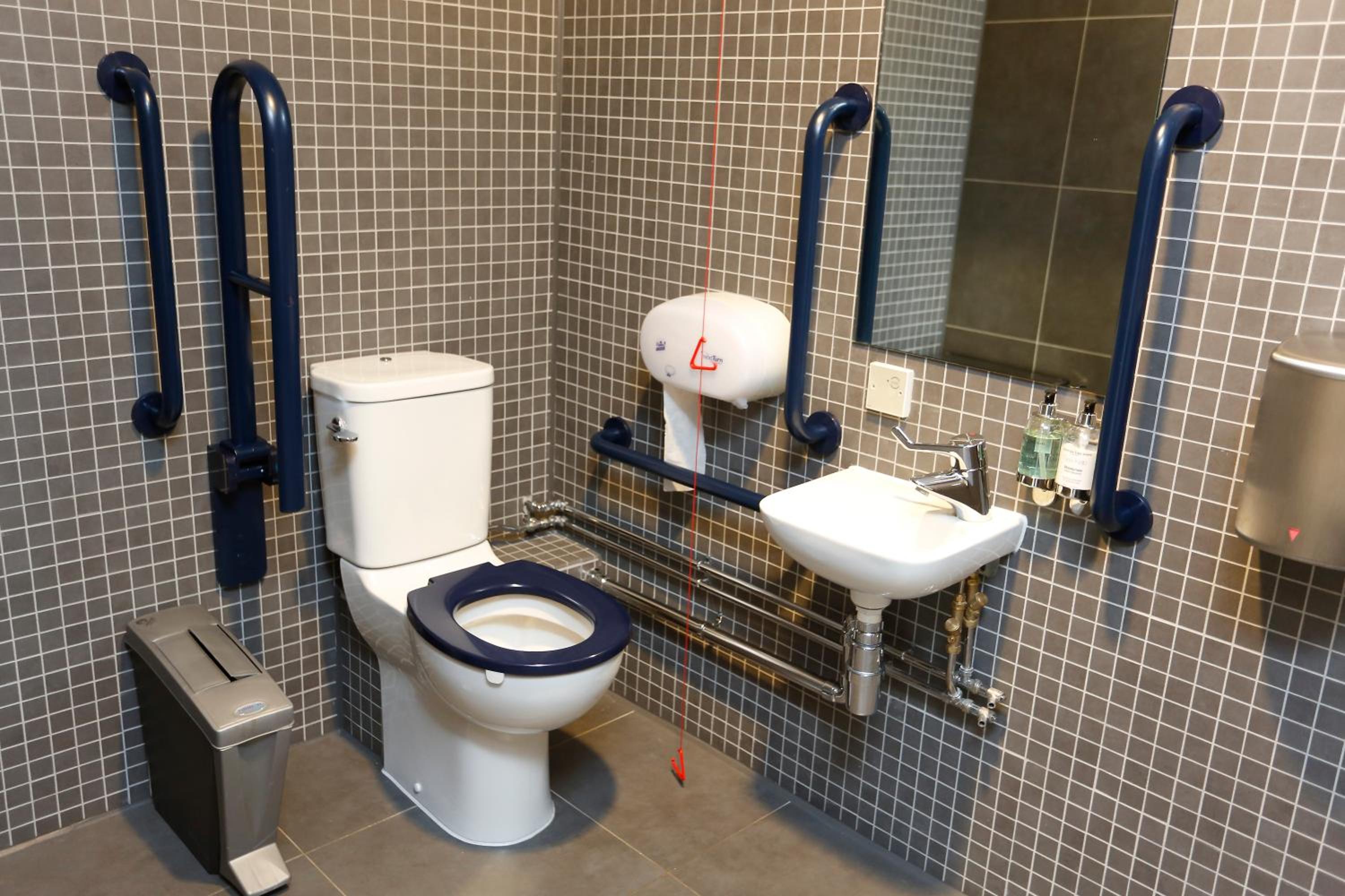 Standard Double Room - Disability Access - Photo 4