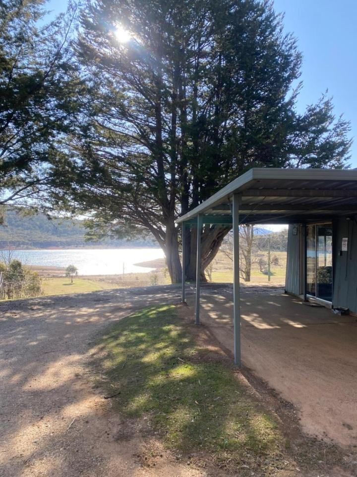 Family Room with Lake View photo 2