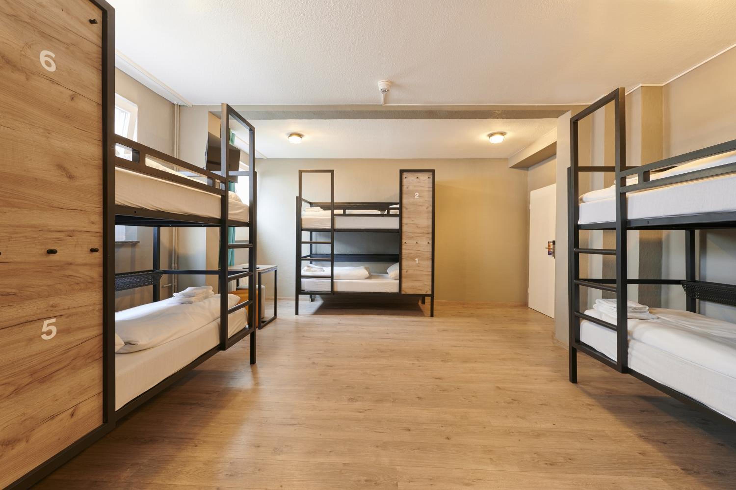 Bed in 8-Bed Dormitory Room photo 1