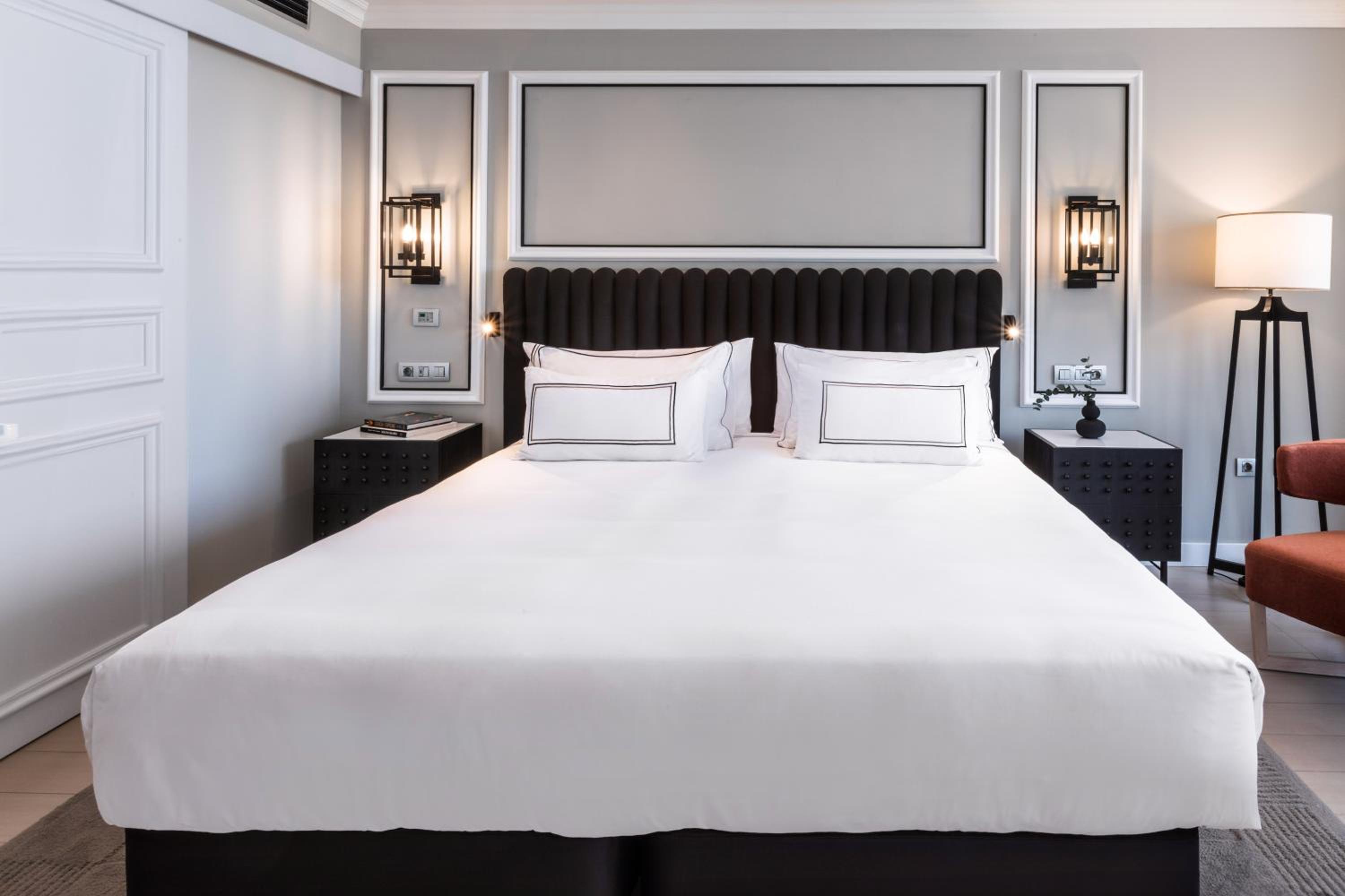 The Level Premium Room