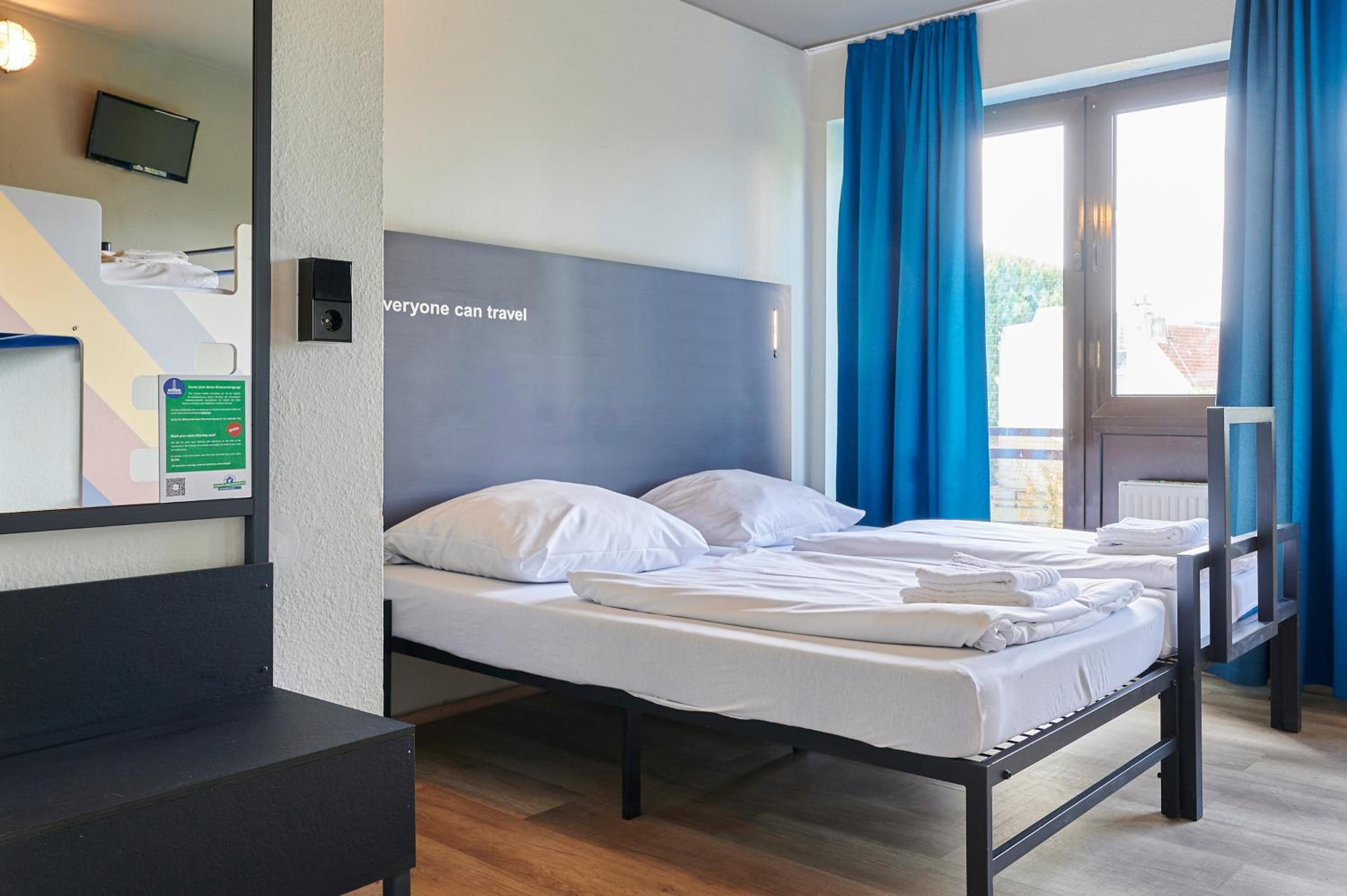 Quadruple Room - Photo 5