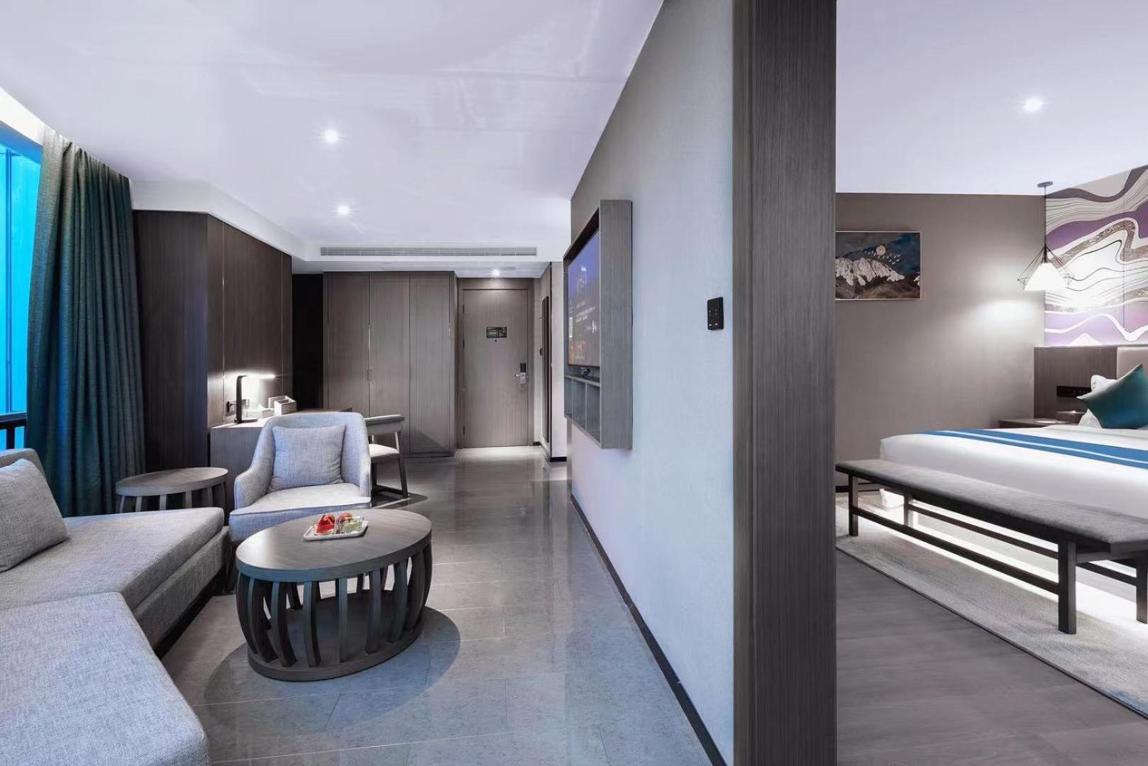 CEO Suite photo 2