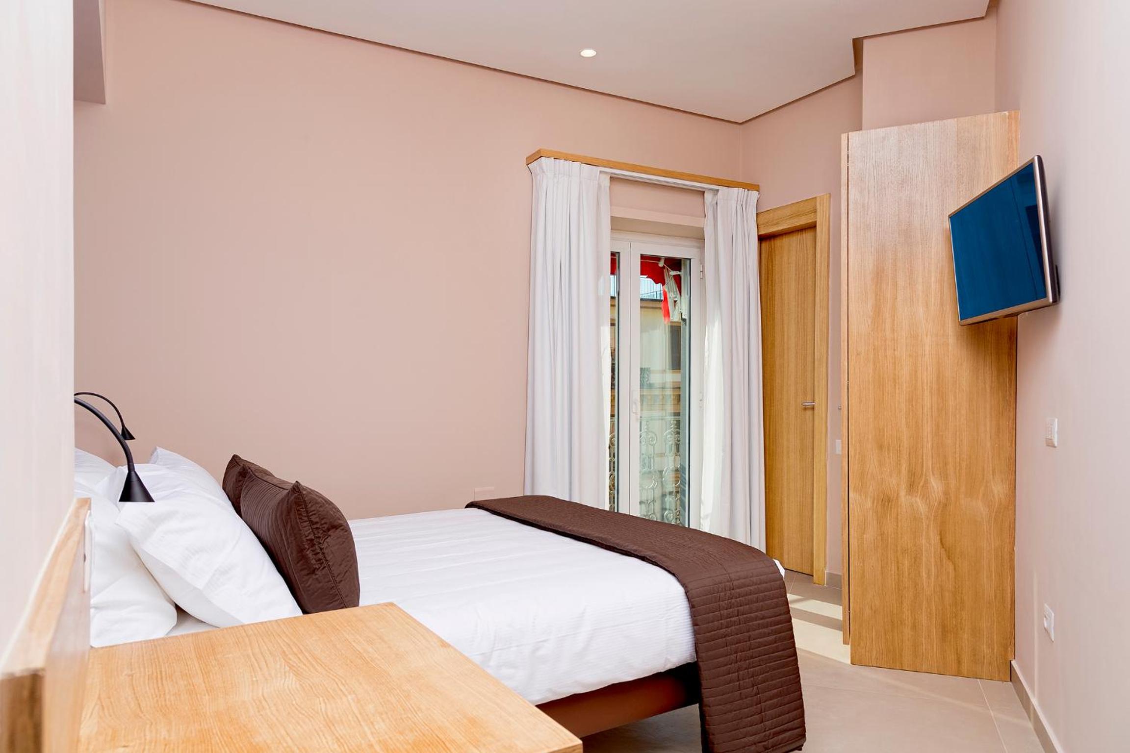 Double Room - Photo 15