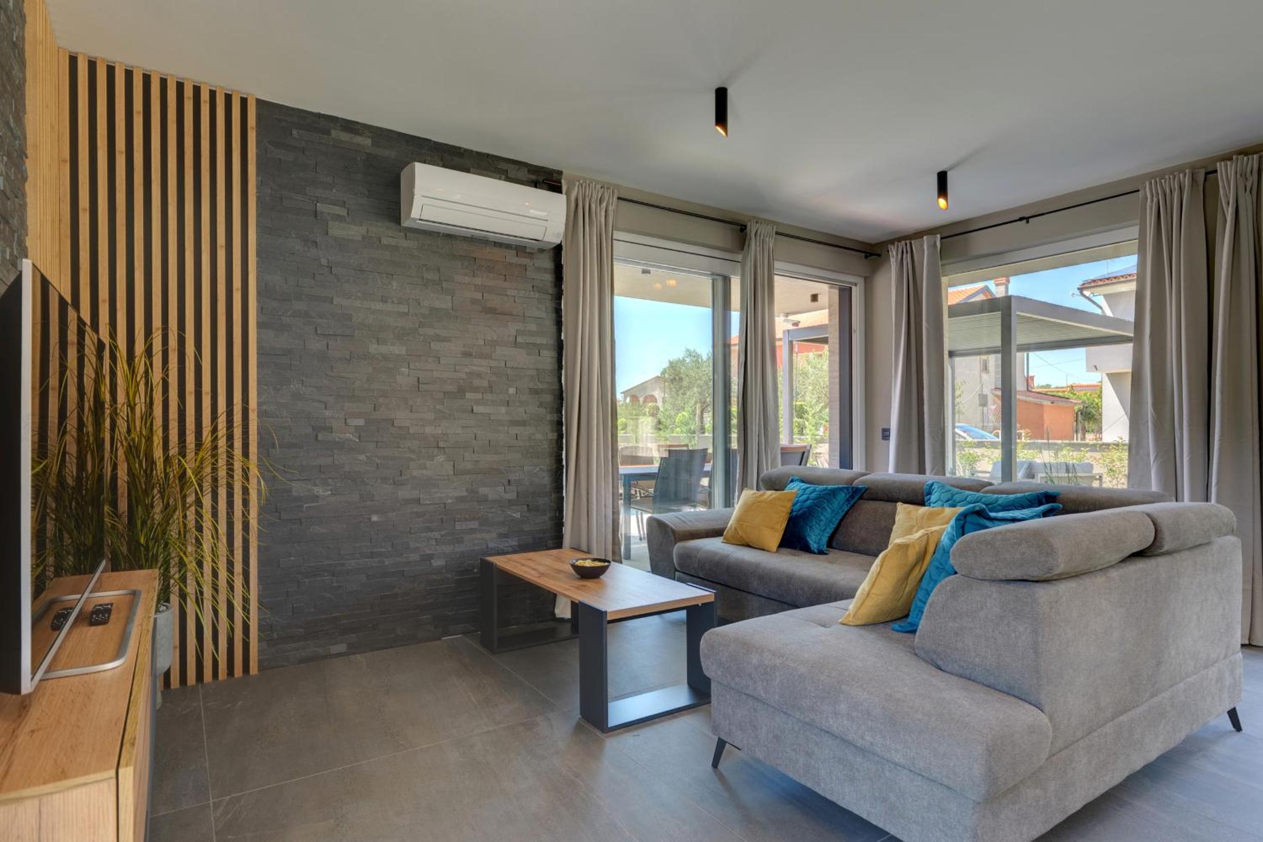Villa photo 1