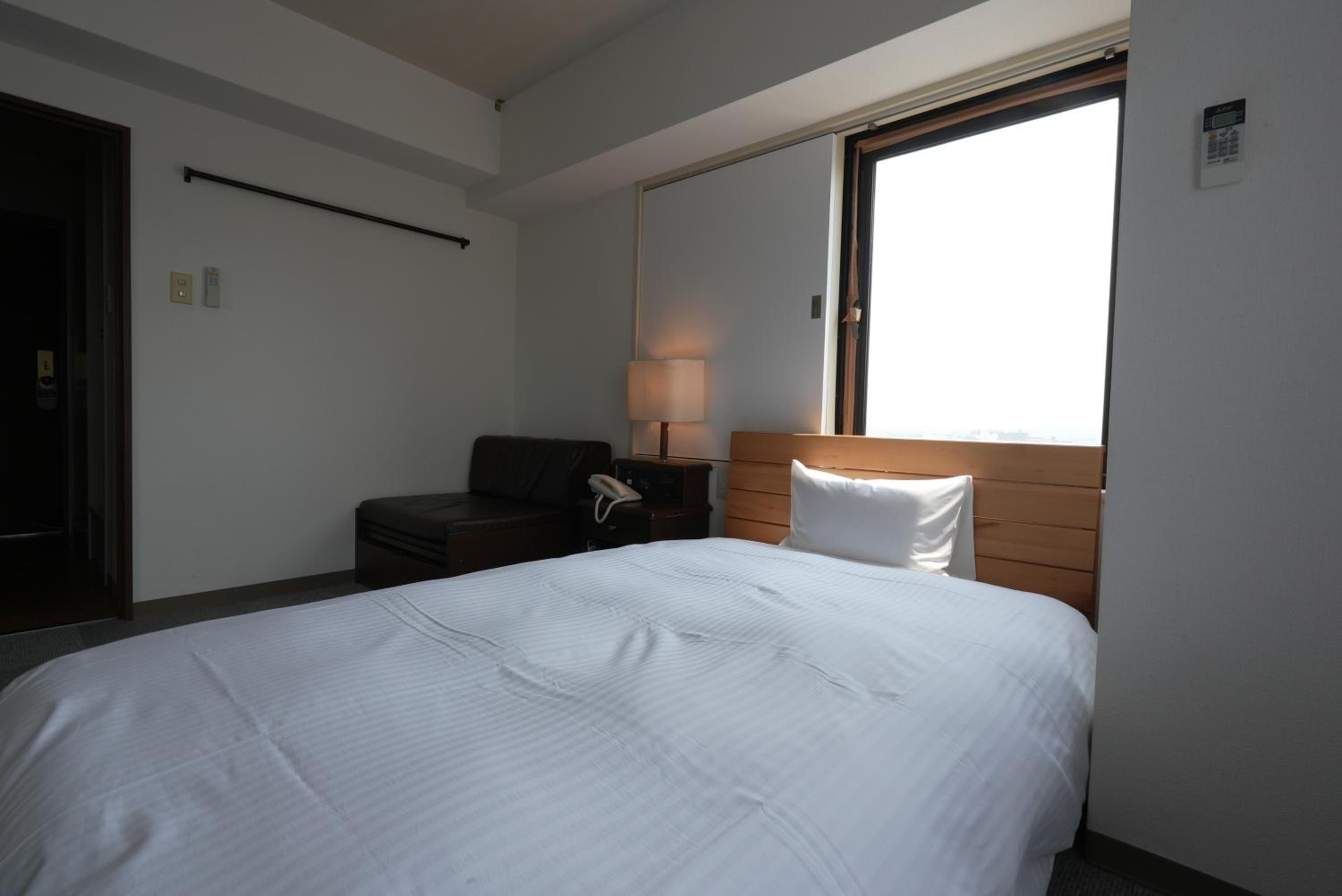Single Room - Non-Smoking photo 2