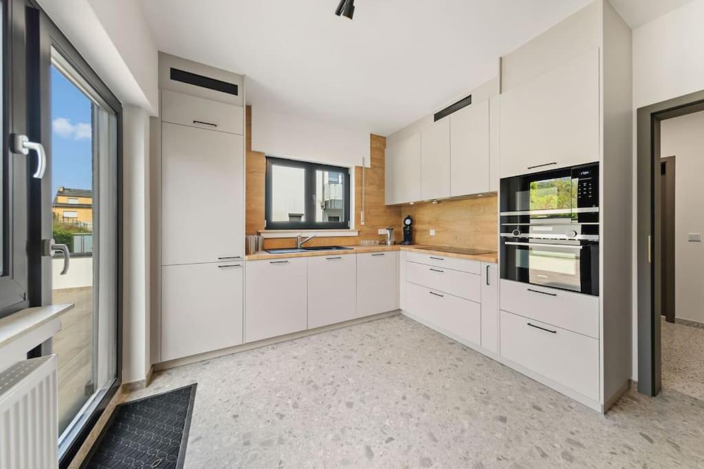 Private Room in Large Flat – Shared Kitchen photo 3