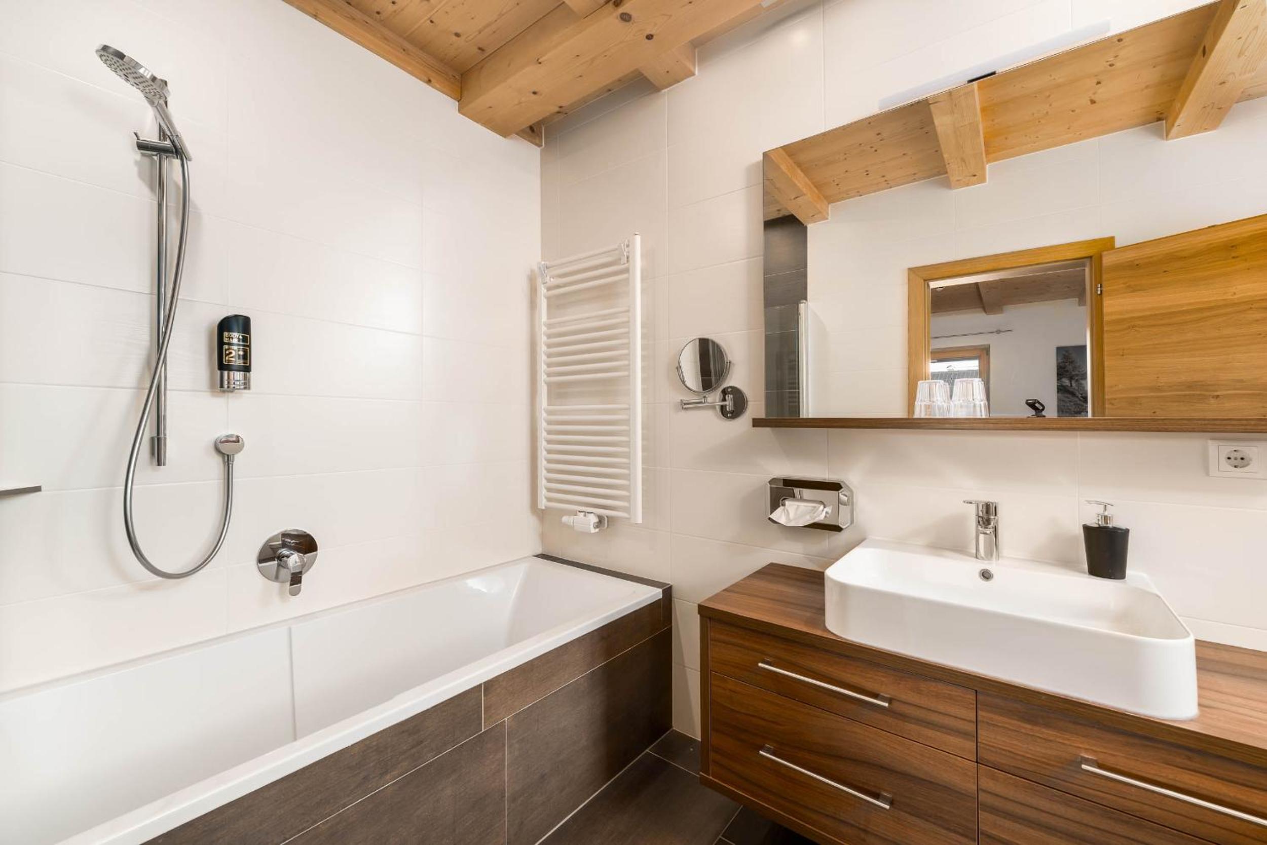Two-Bedroom Suite - Photo 6