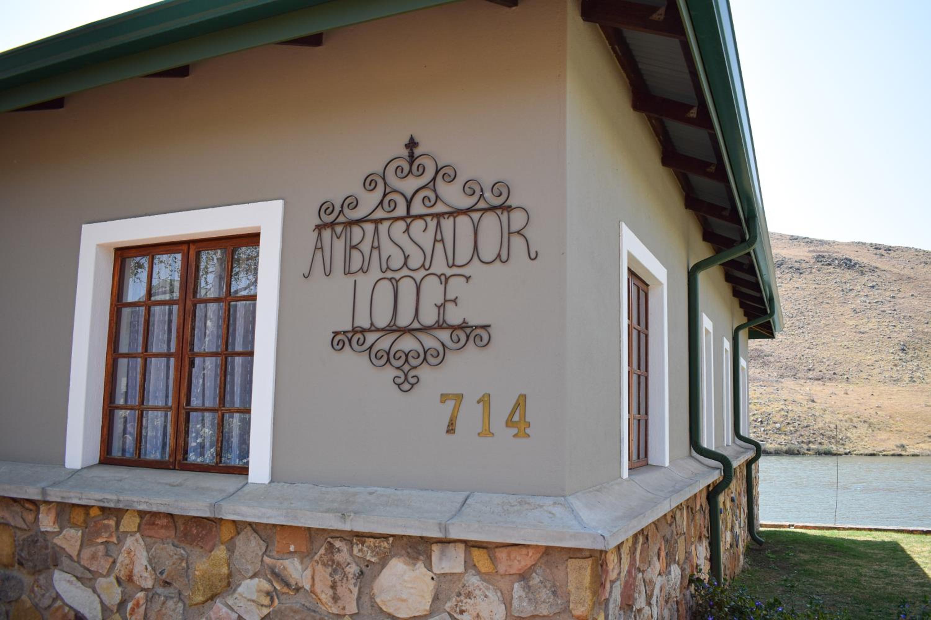 Four-Bedroom House - Photo 6