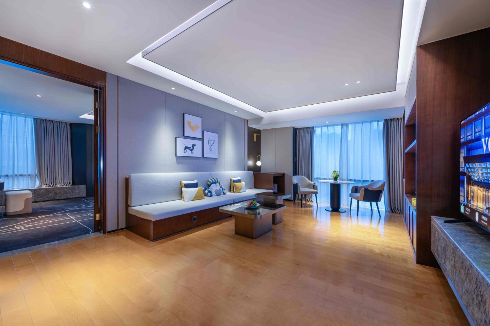 One-Bedroom Suite - Photo 1