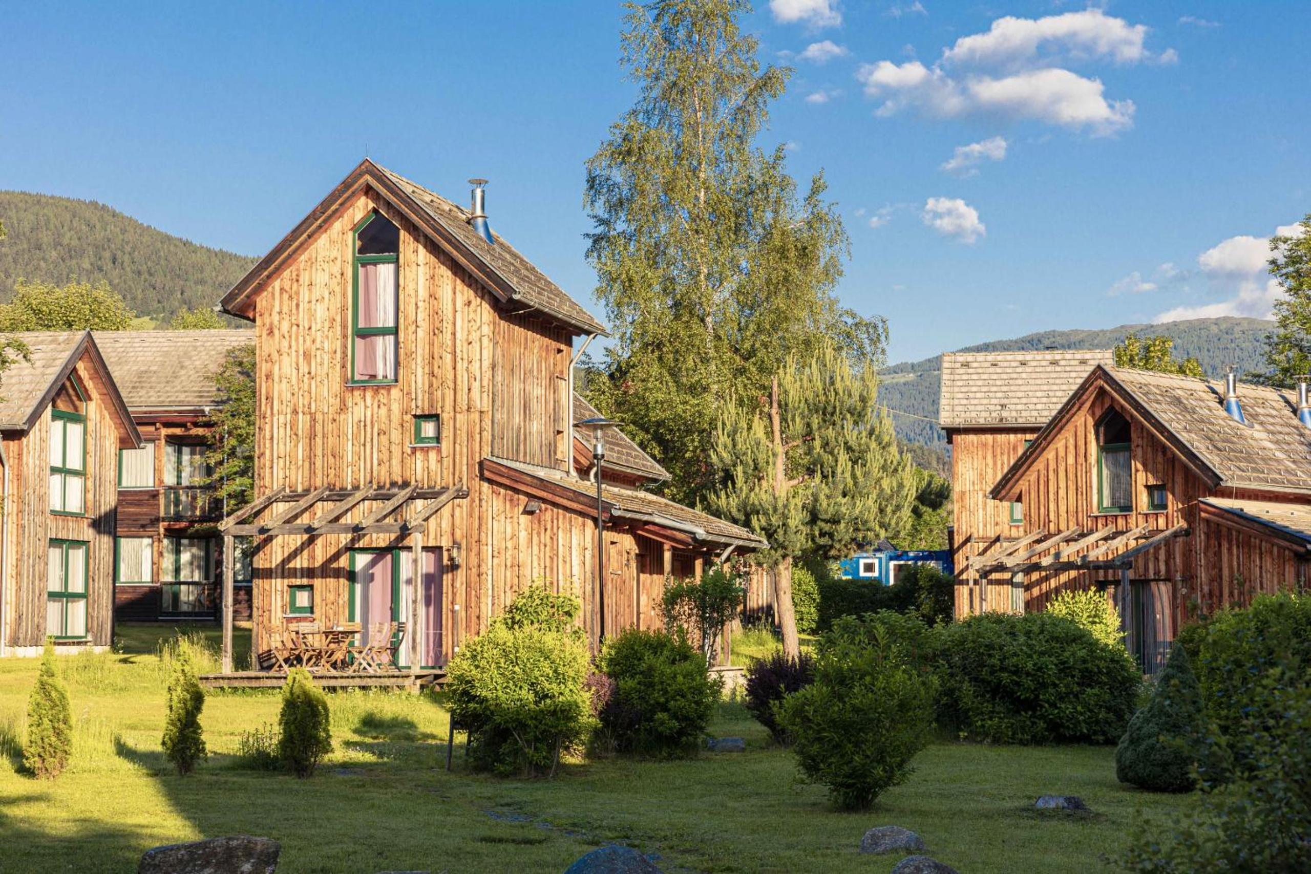 Superior Holiday Home (4 Adults) - Photo 8