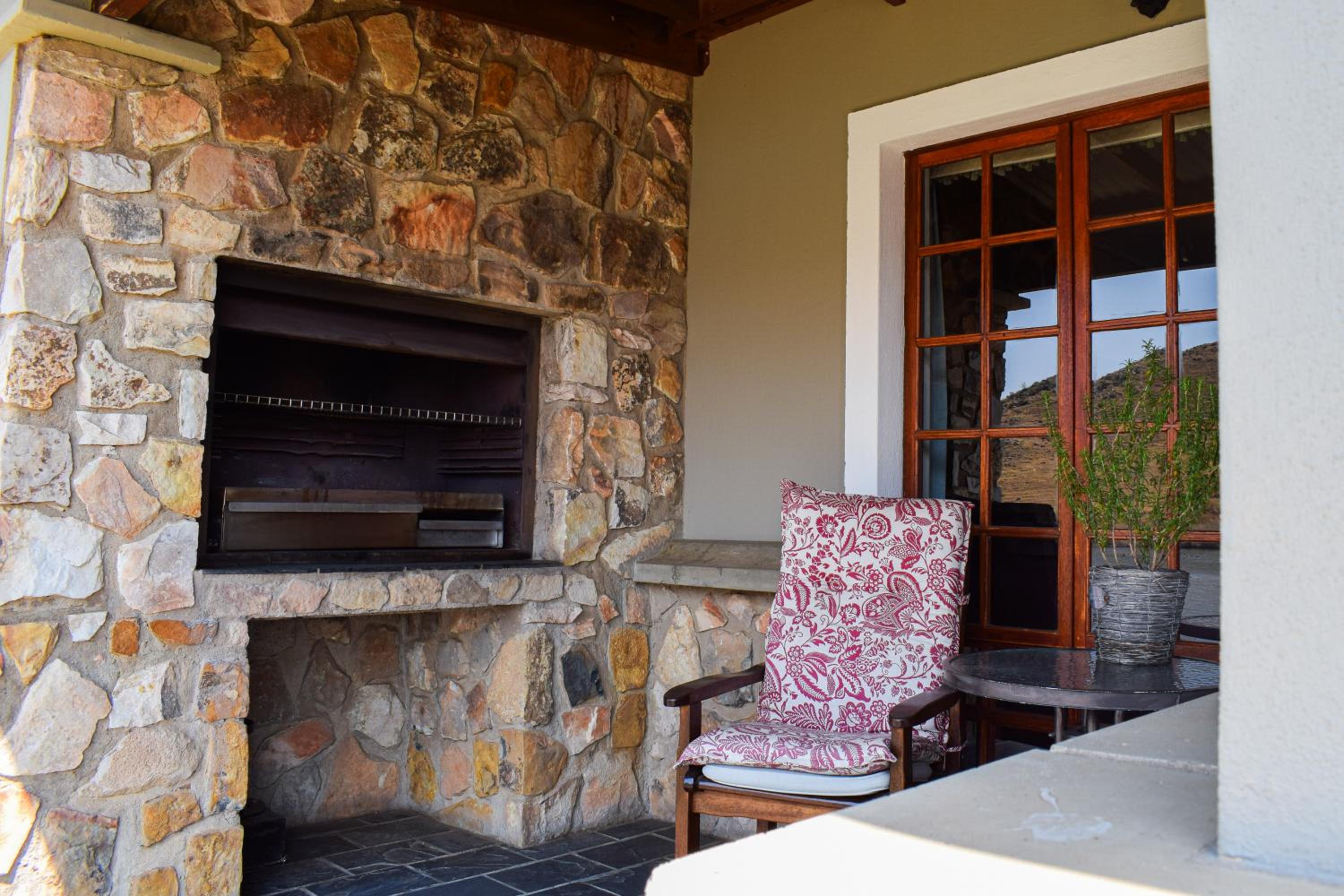 Four-Bedroom House - Photo 3