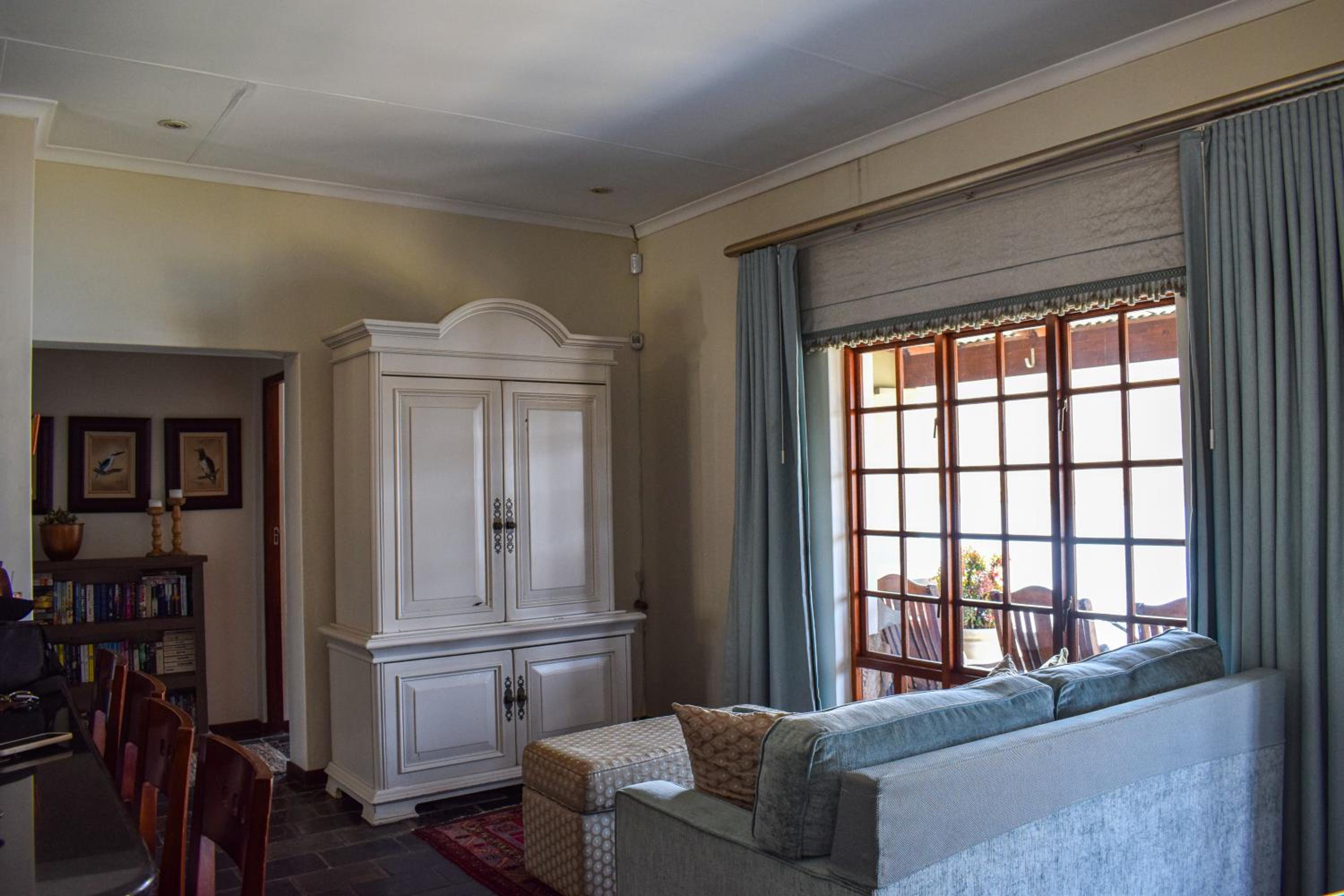 Four-Bedroom House - Photo 17
