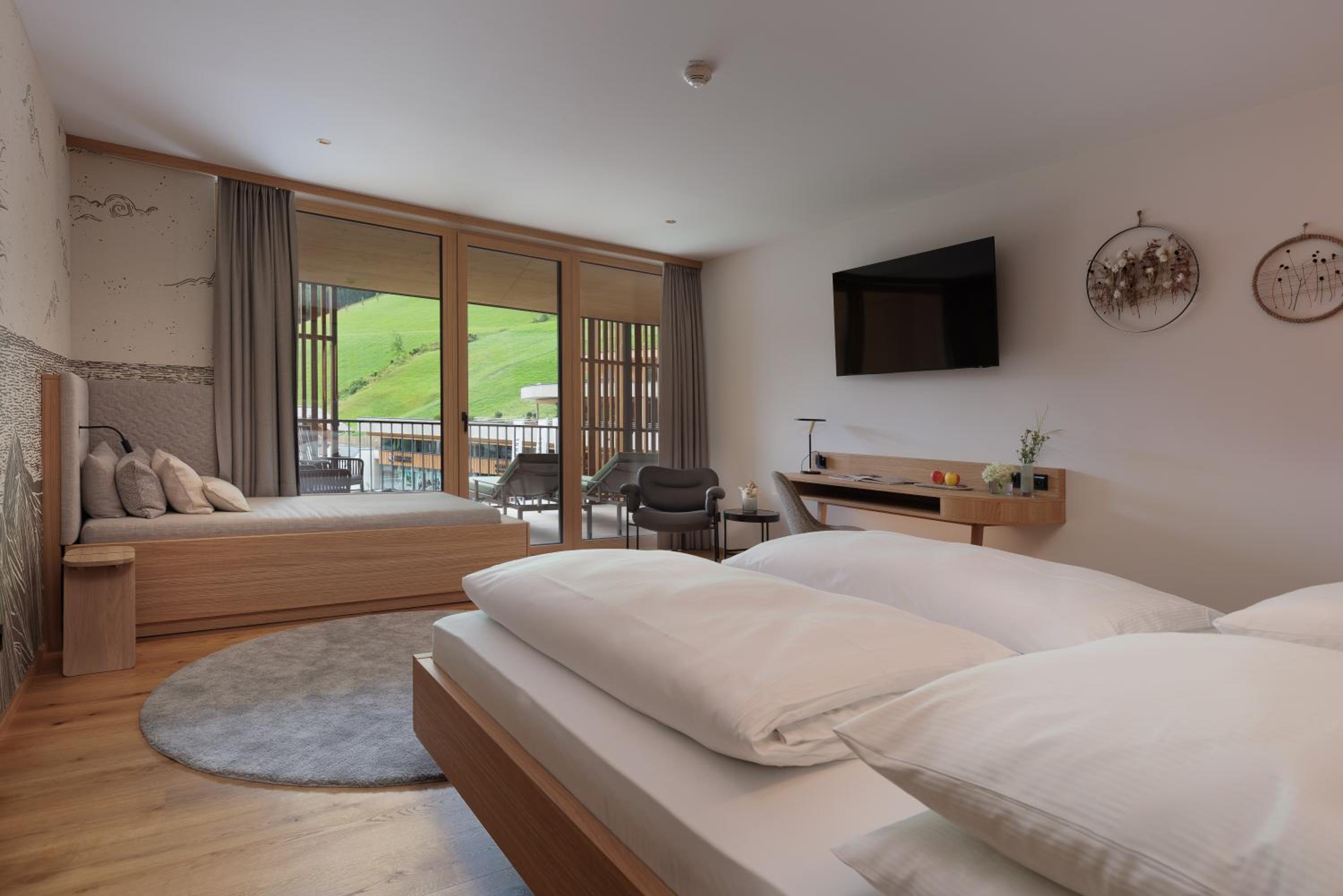 Double Room with Mountain View - Photo 10