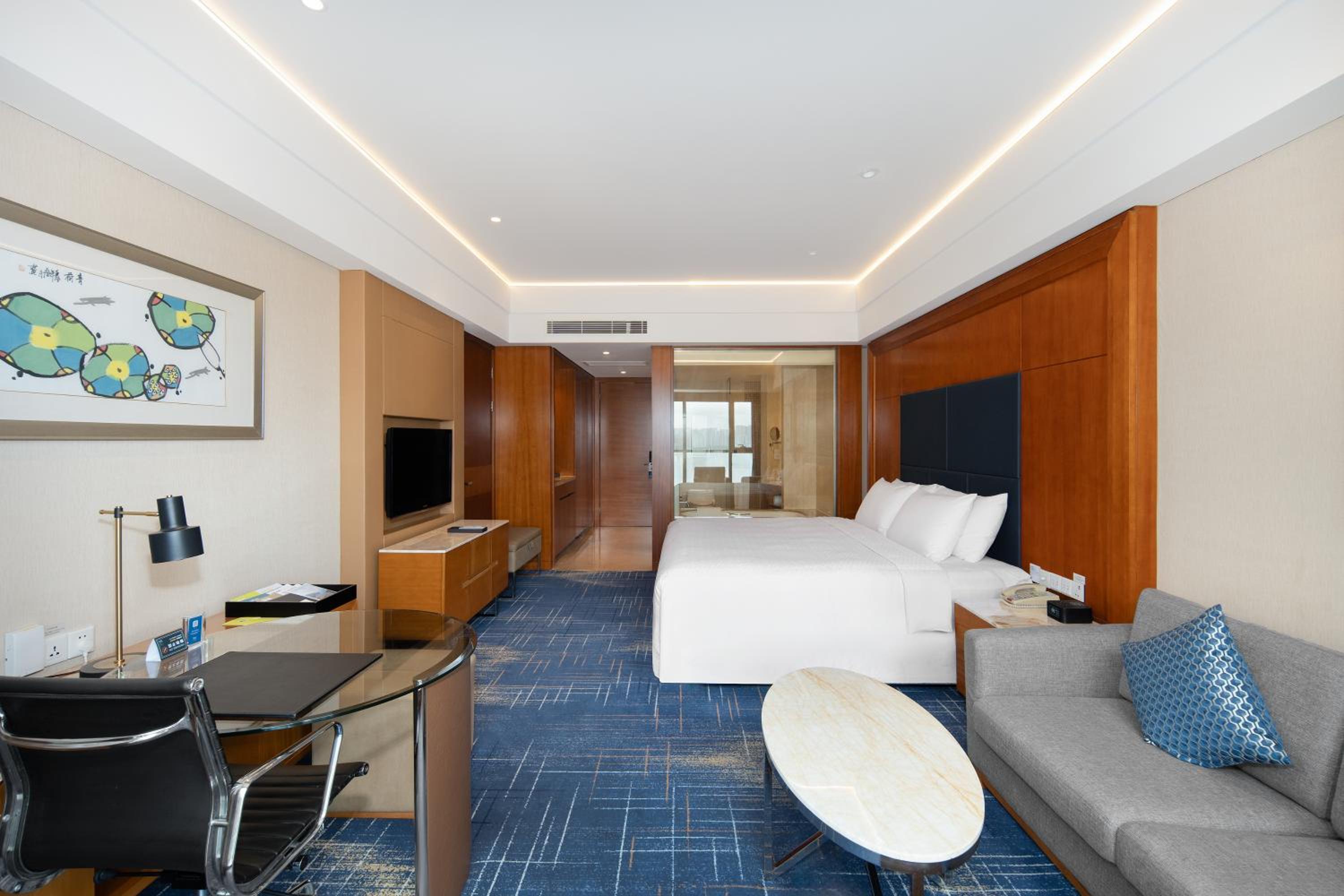  Deluxe King Room photo 2