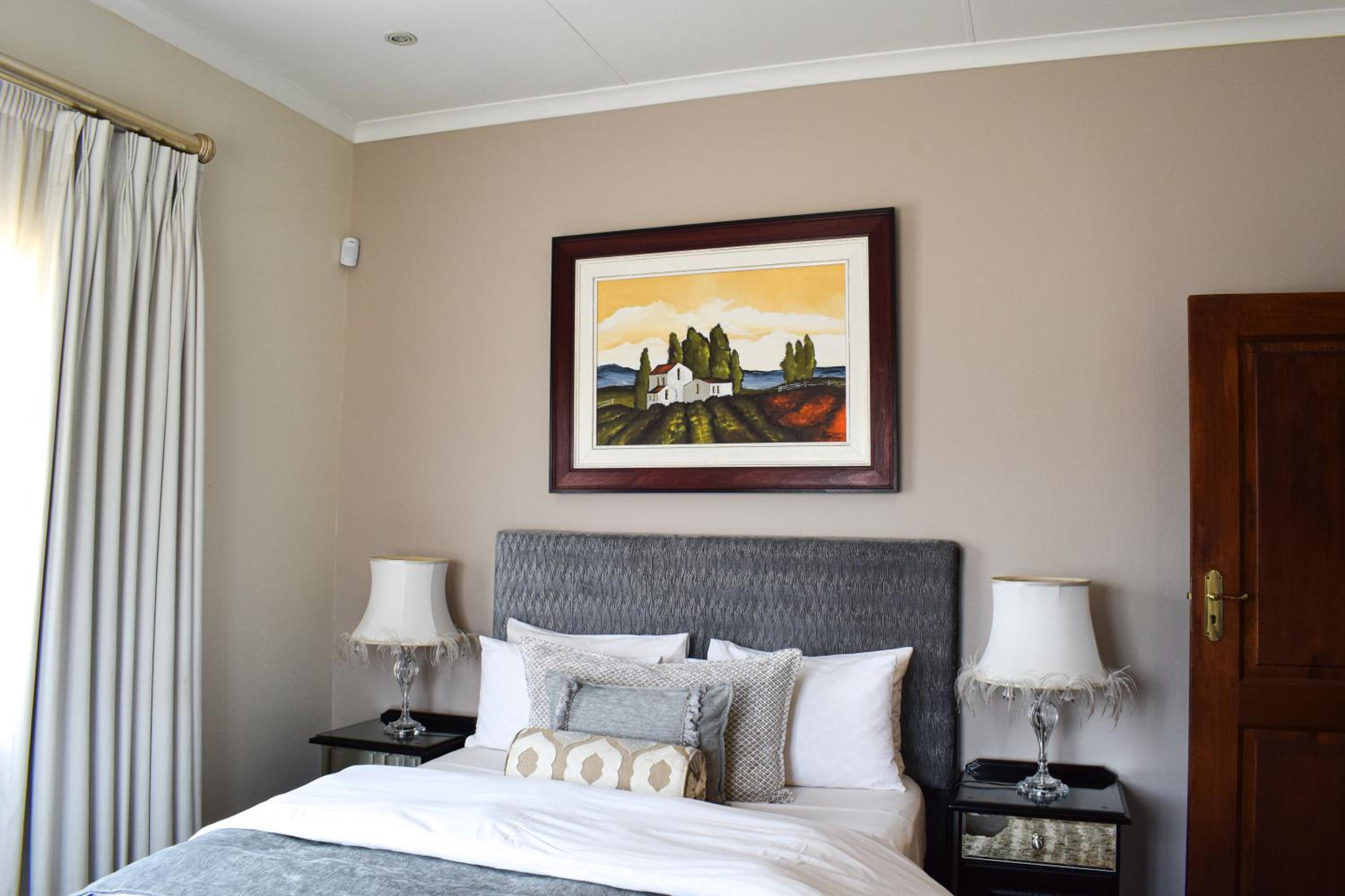 Four-Bedroom House - Photo 31
