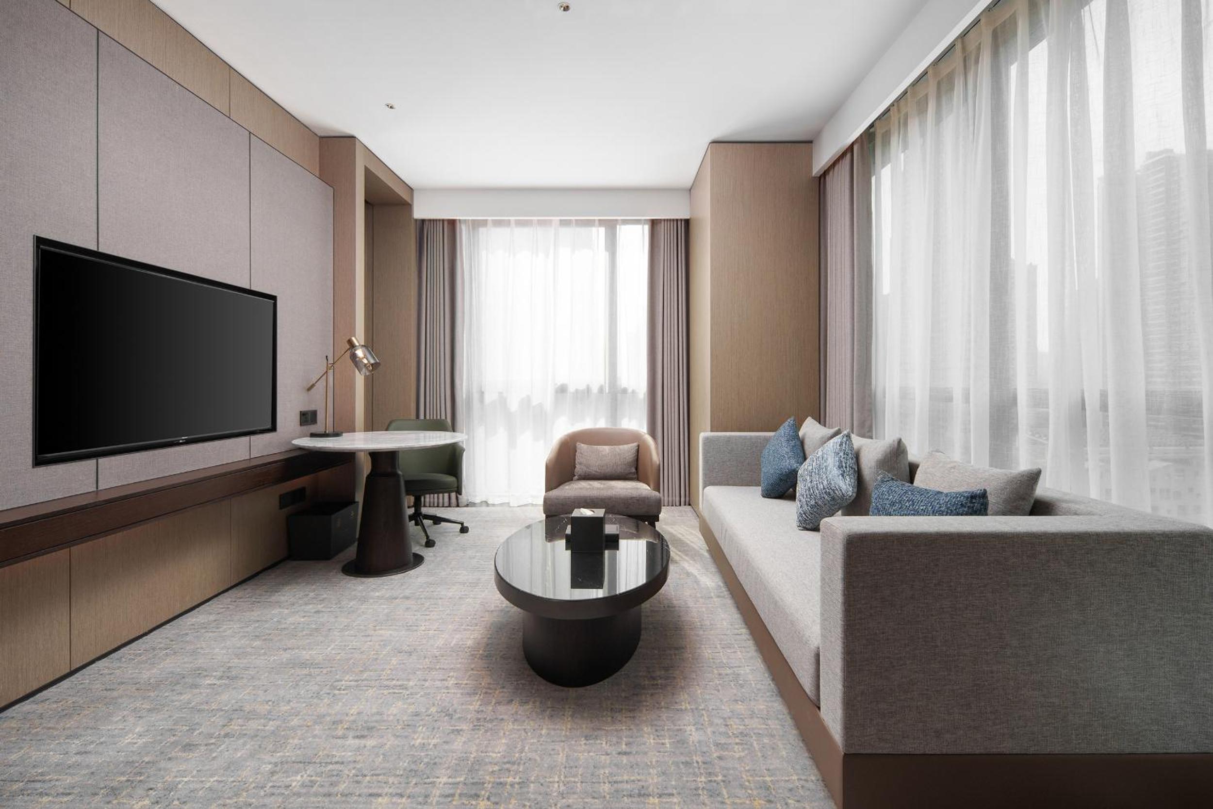 Superior King Suite photo 3