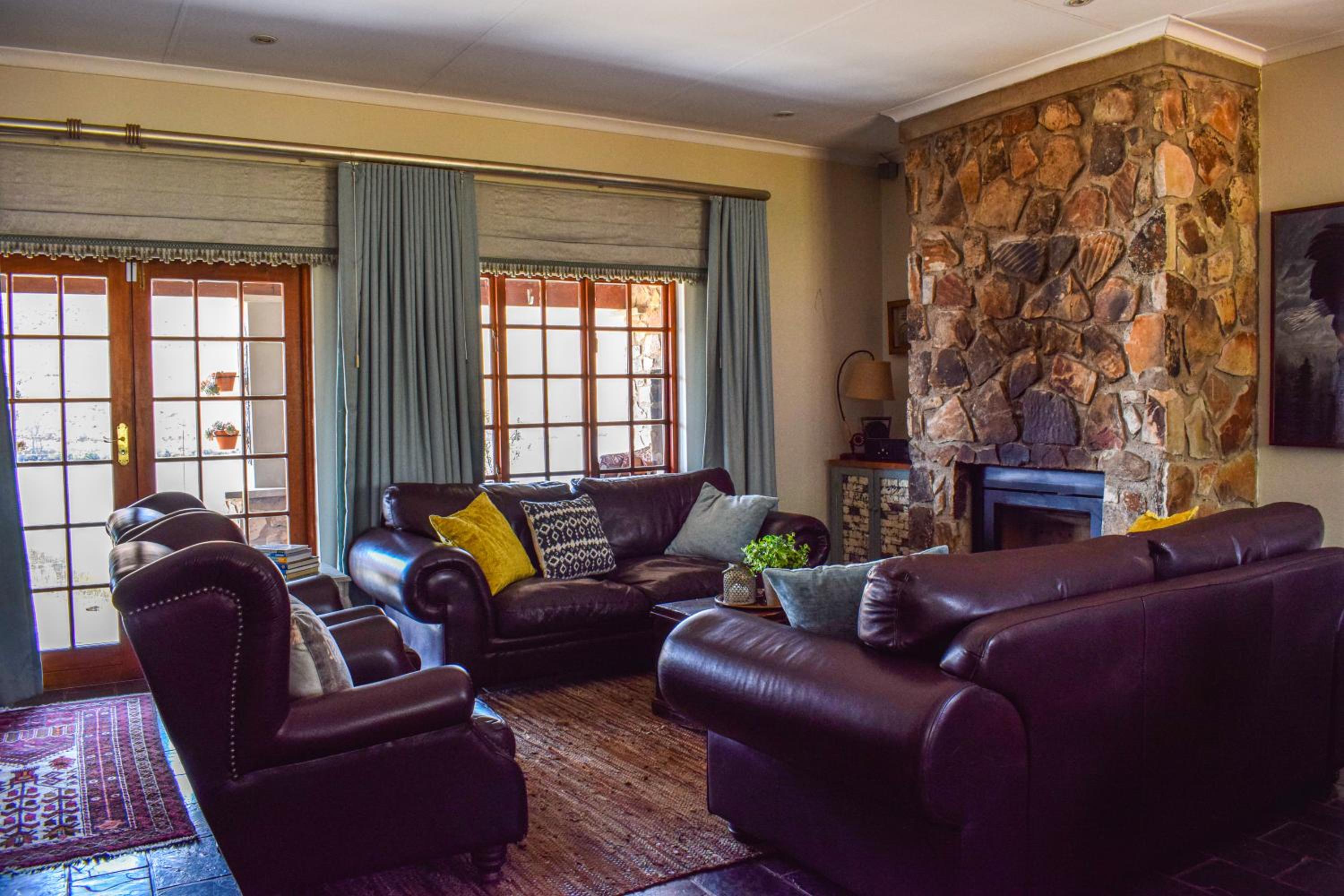 Four-Bedroom House - Photo 11