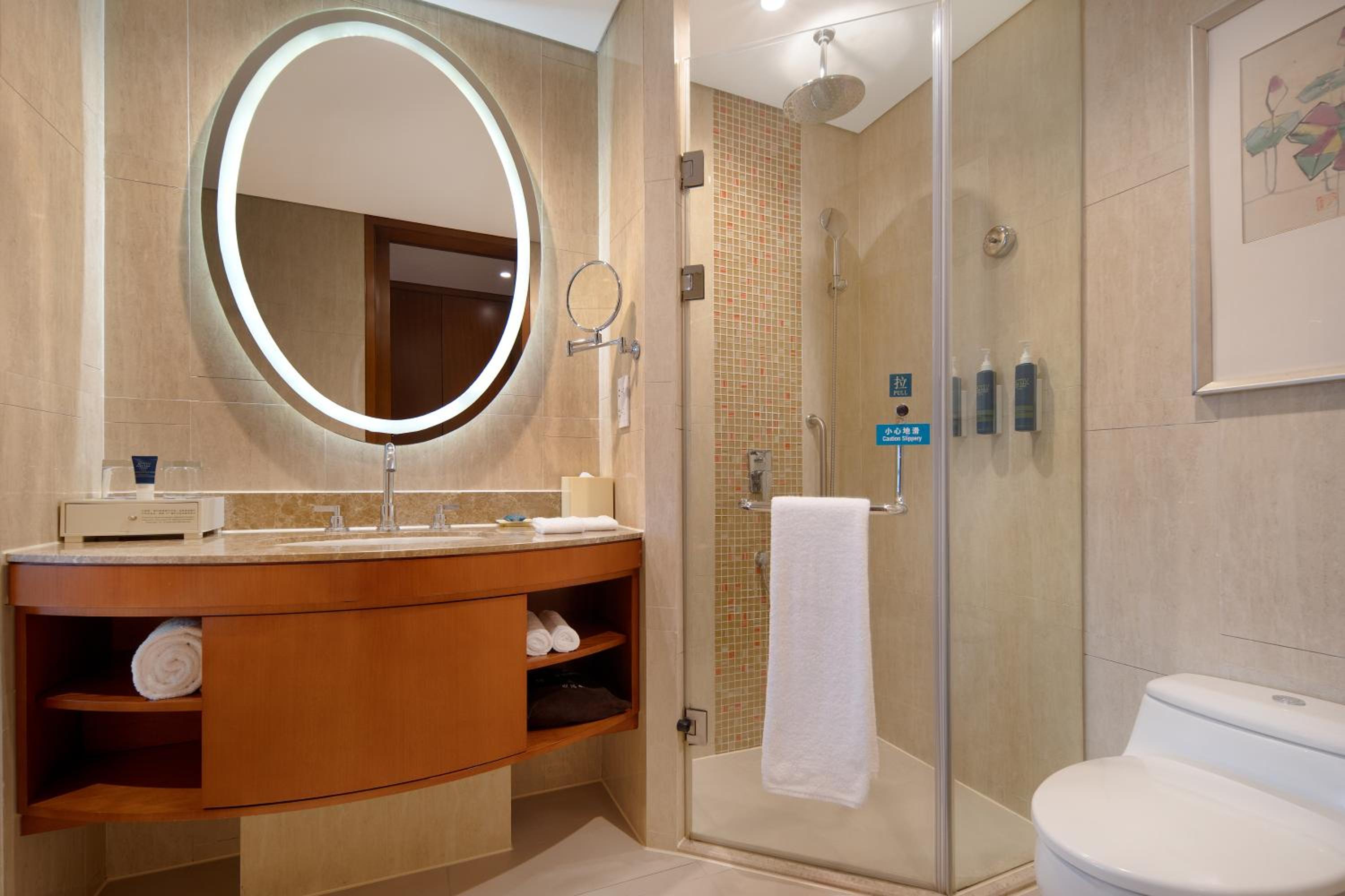  Deluxe King Room photo 3