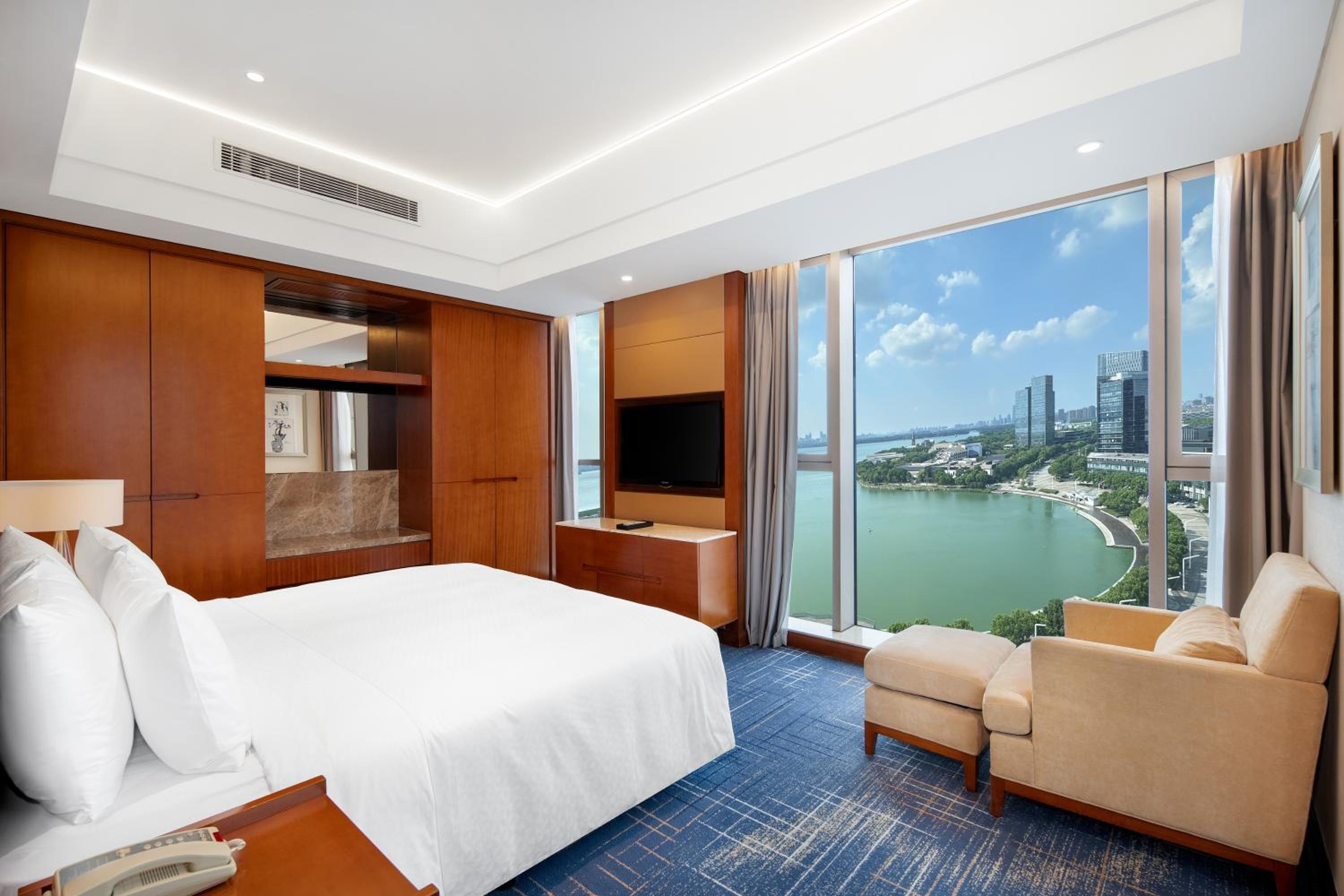 Deluxe Junior Suite