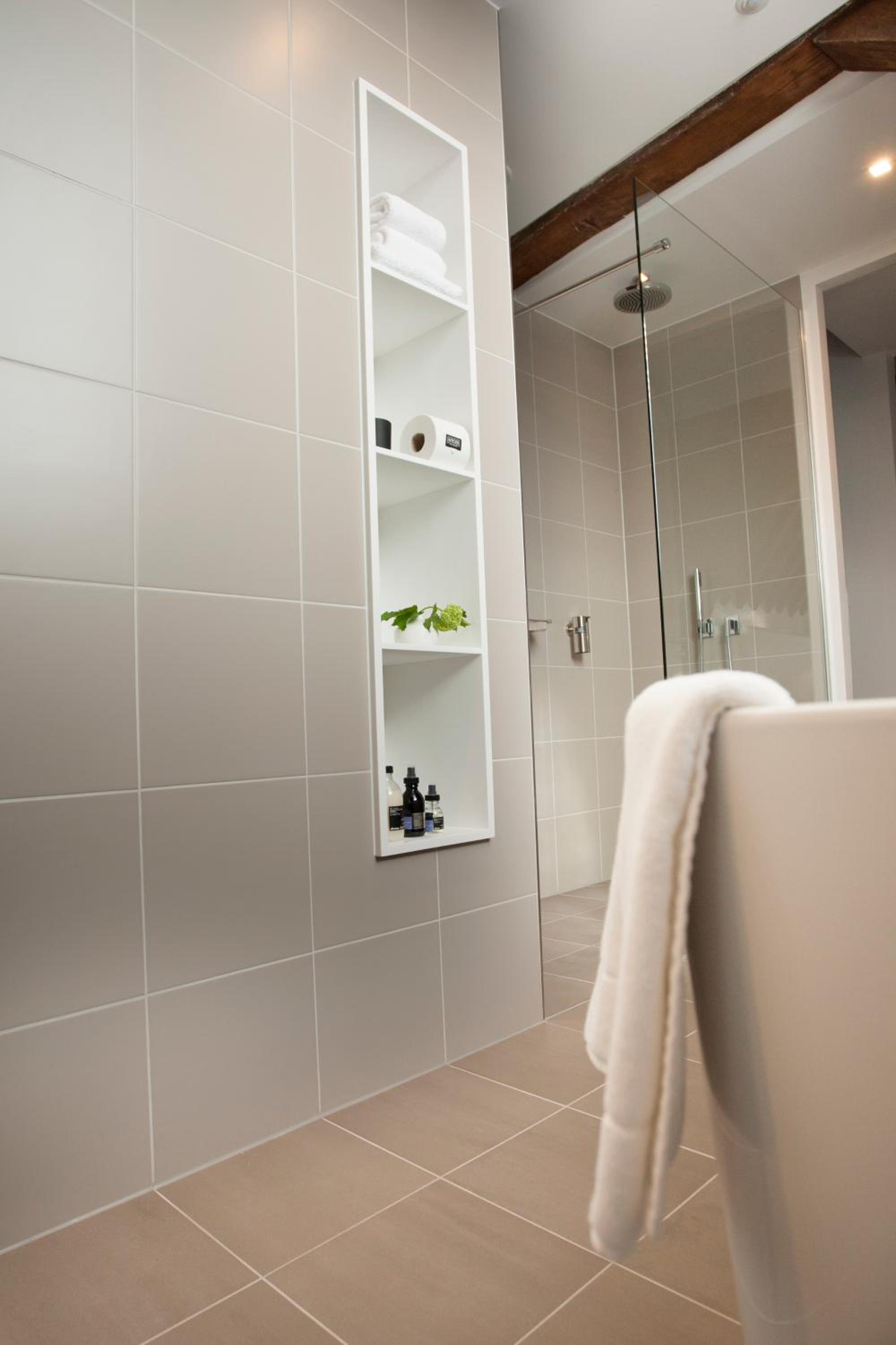 Suite - Photo 5