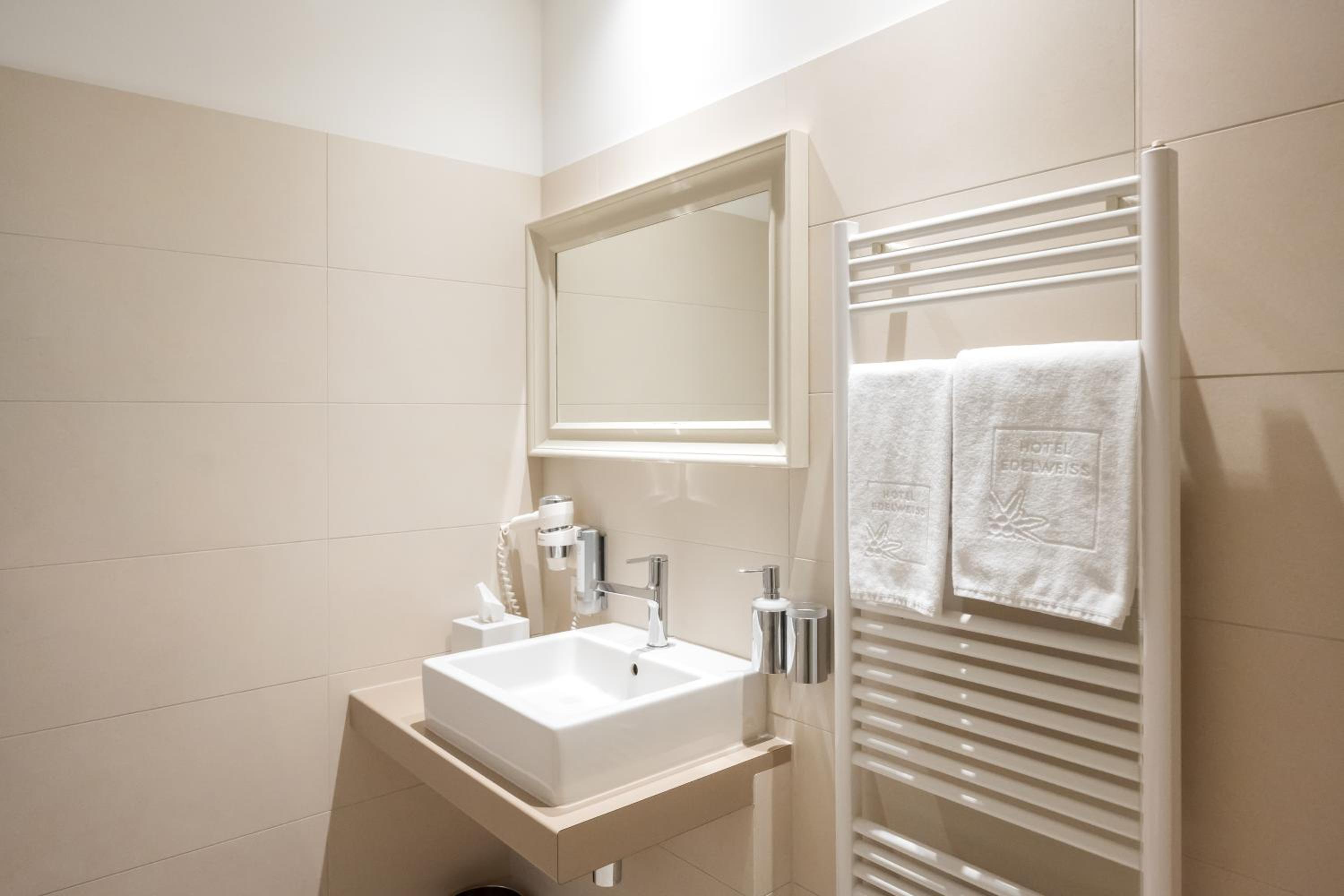 Standard Single Room photo 3