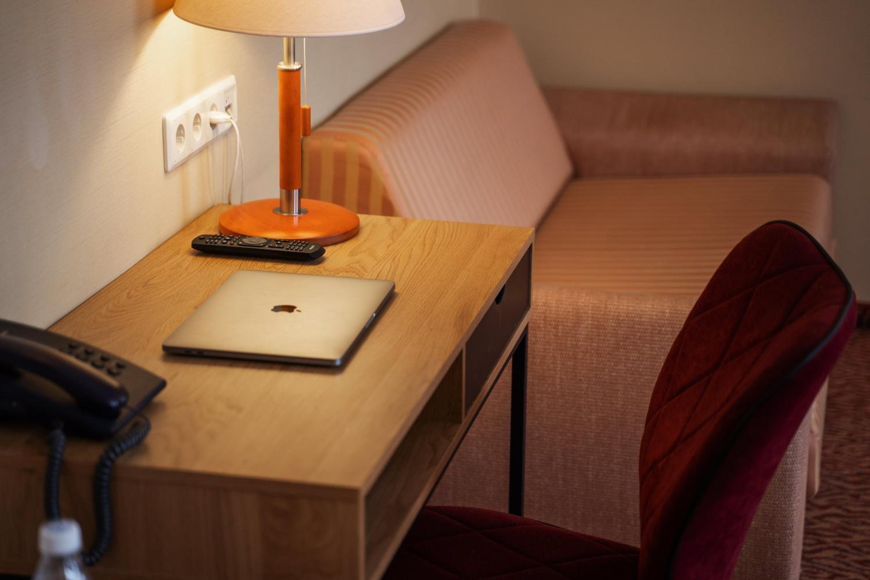 Deluxe Room - Photo 9