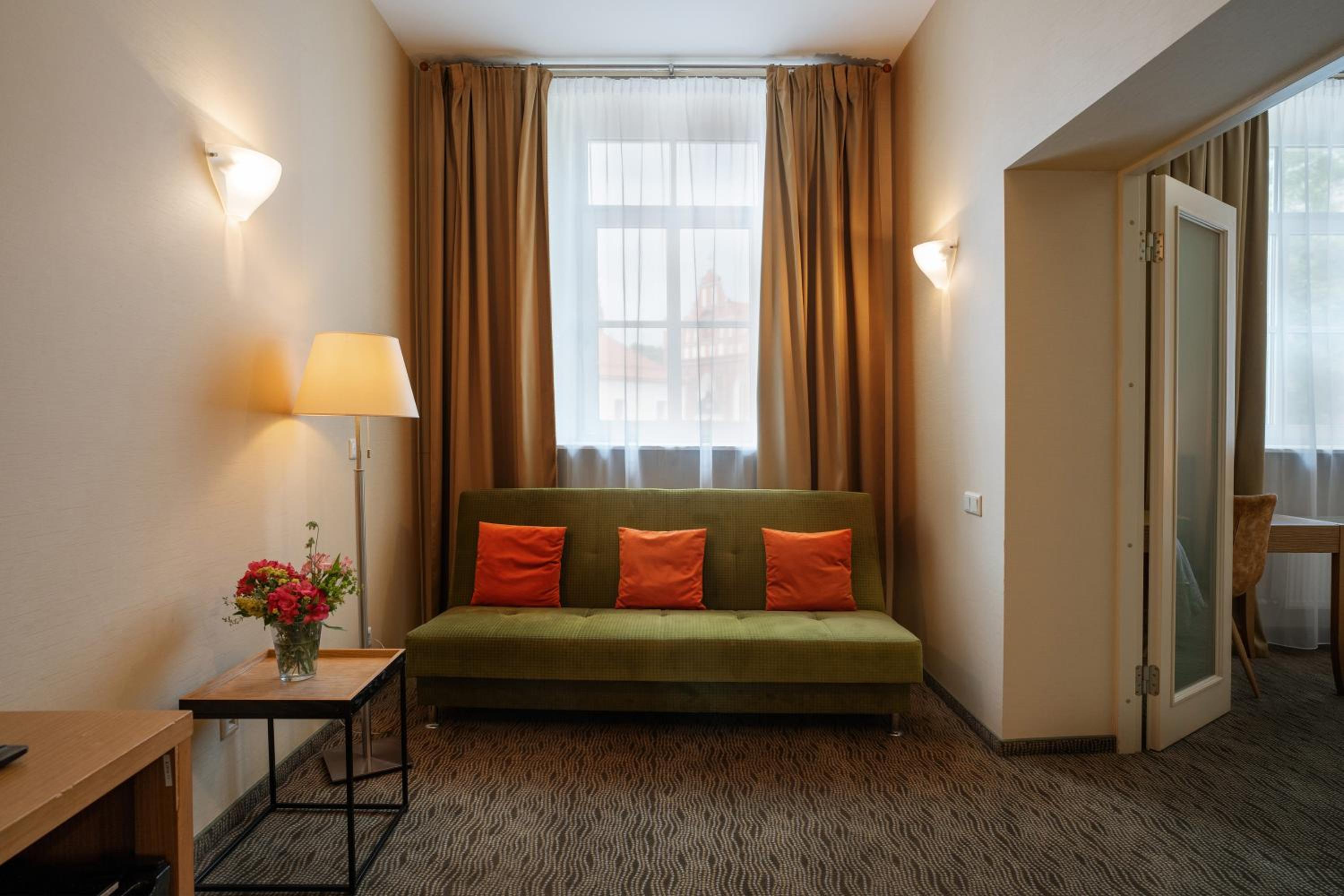 Deluxe Room - Photo 2