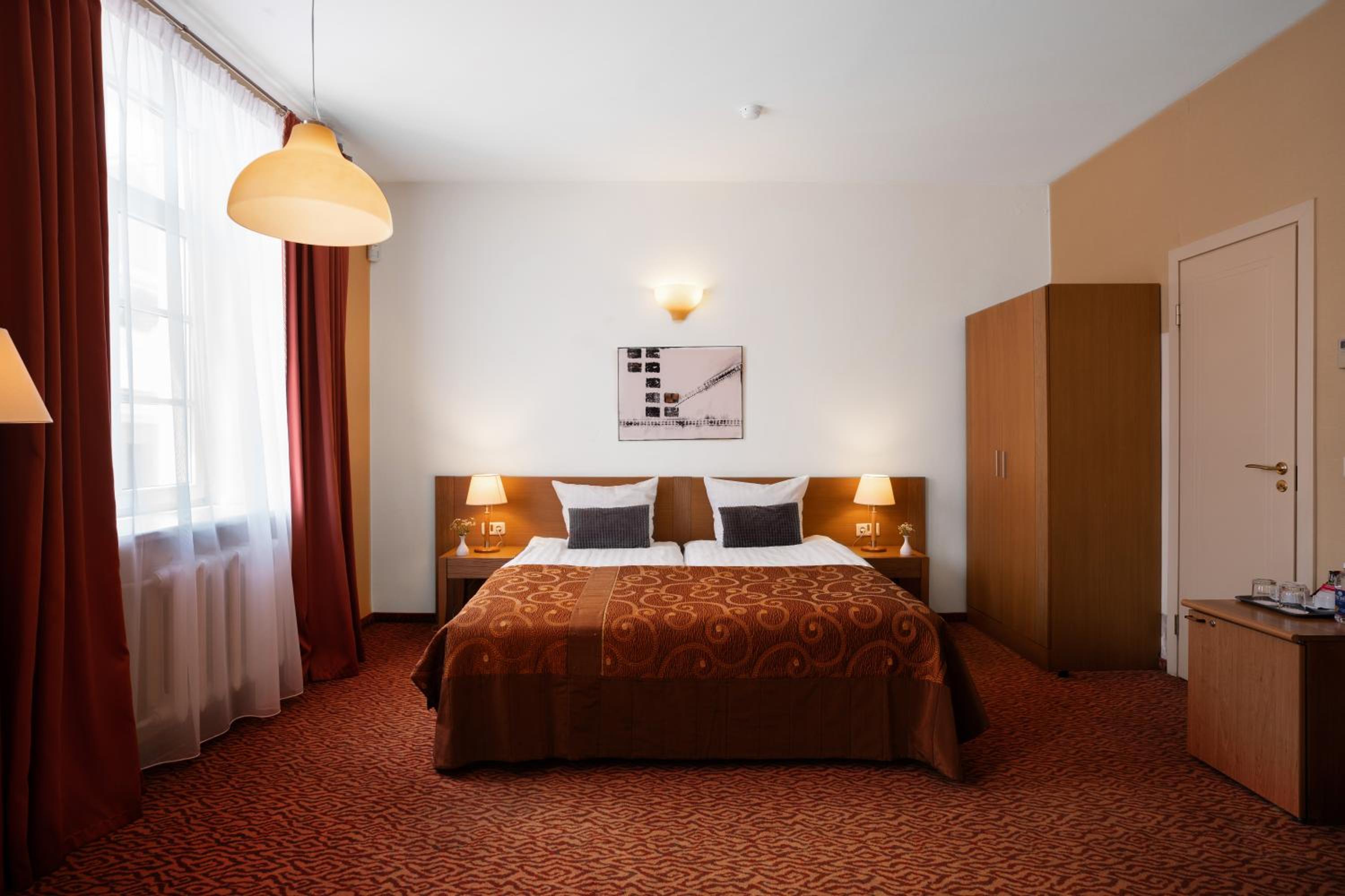 Deluxe Room - Photo 5