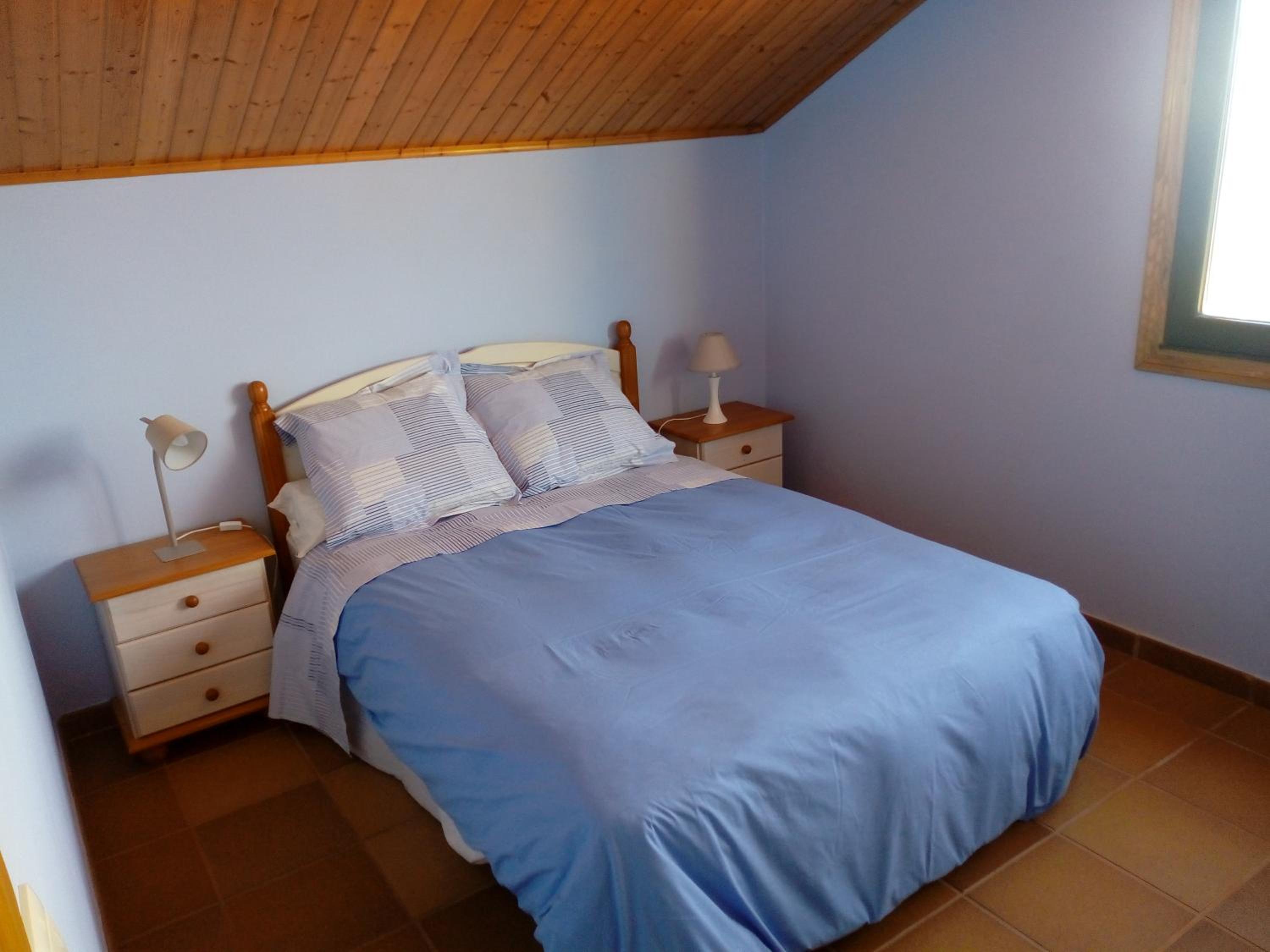 Five-Bedroom House photo 2