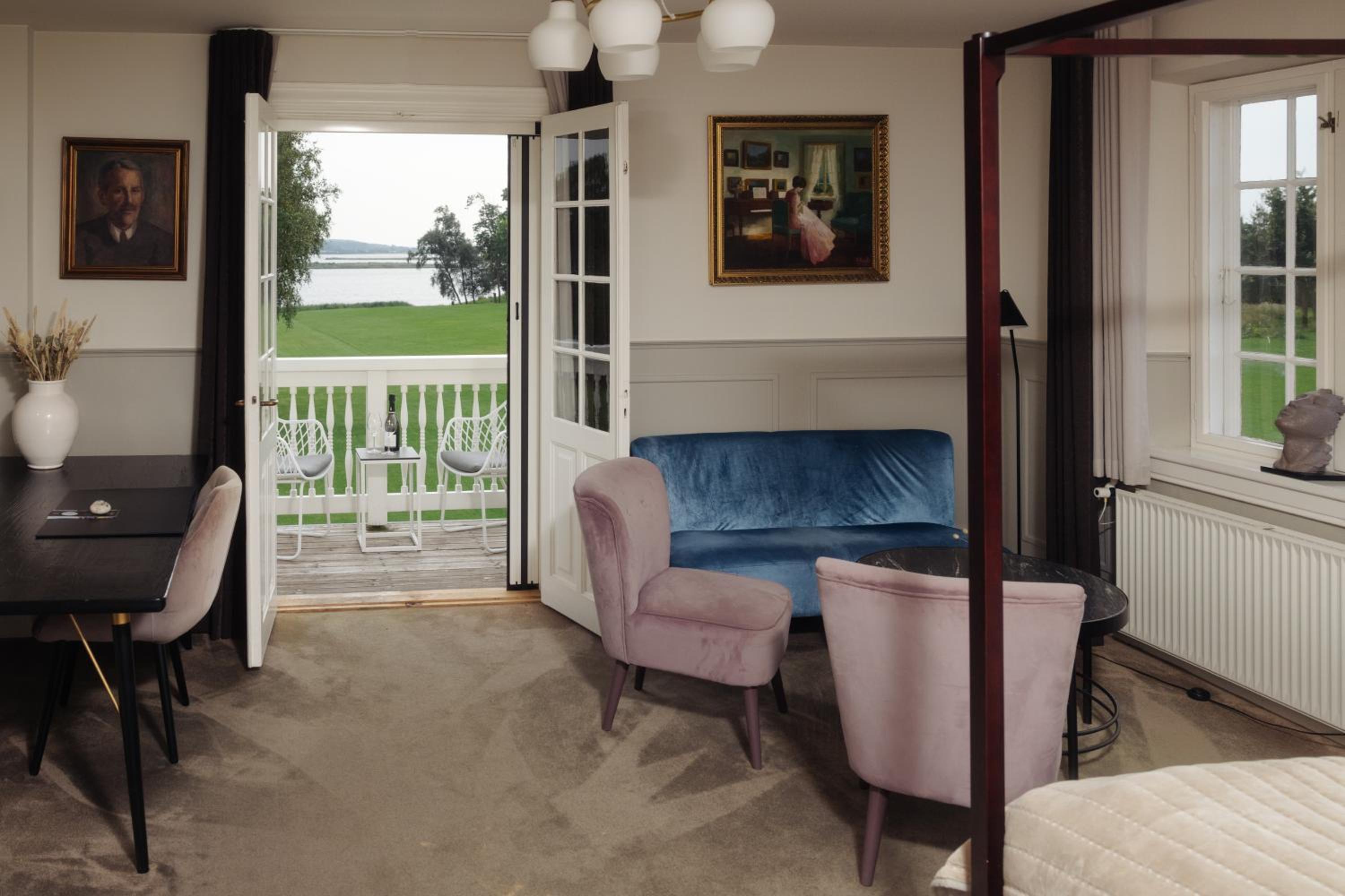 Suite with Balcony photo 1