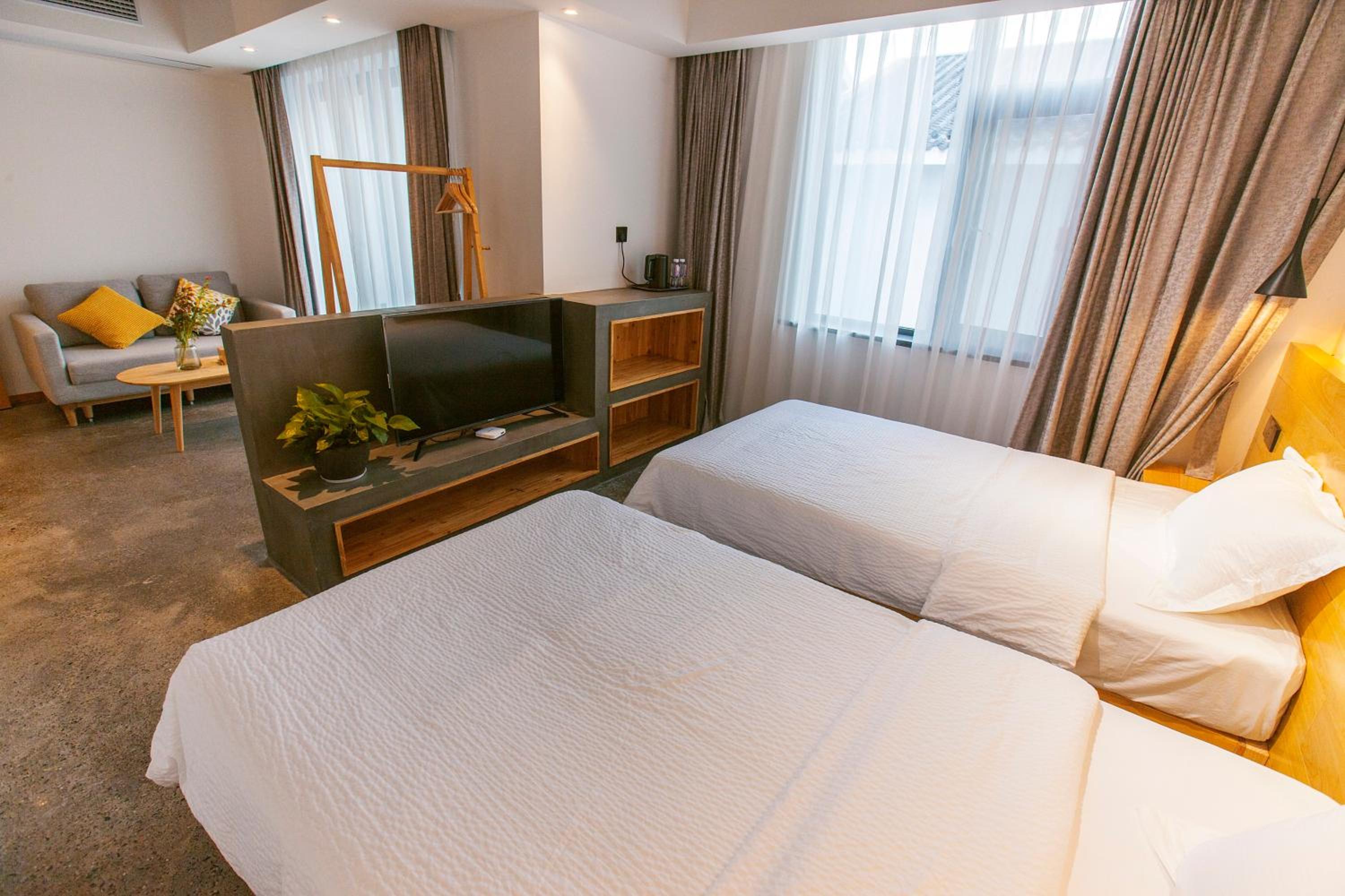 Twin Room with Balcony
