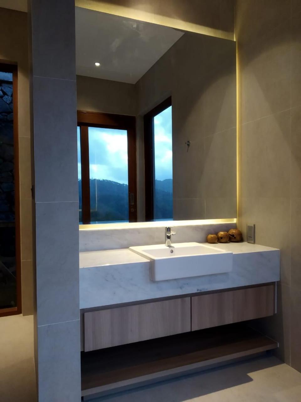 Studio Deluxe with Ocean View photo 2