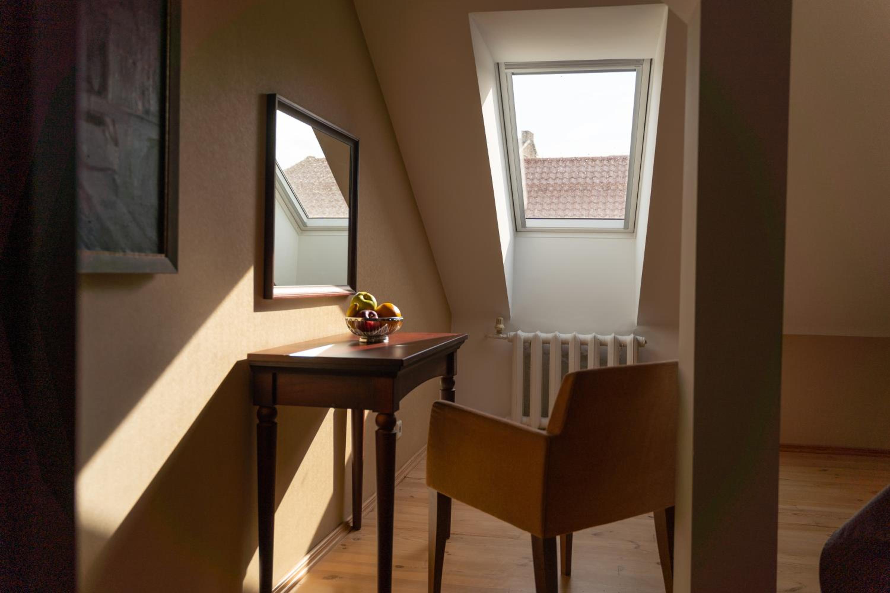 Suite - Photo 9